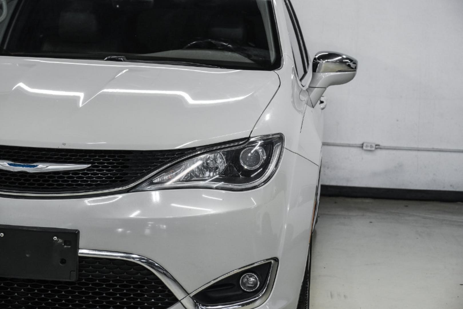 2017 White /Black/Deep Mocha Chrysler Pacifica Limited (2C4RC1GG5HR) with an 3.6L V6 24V VVT engine, Automatic transmission, located at 15300 Midway Rd., Addison, TX, 75001, (972) 702-0011, 32.958321, -96.838074- Photo#45