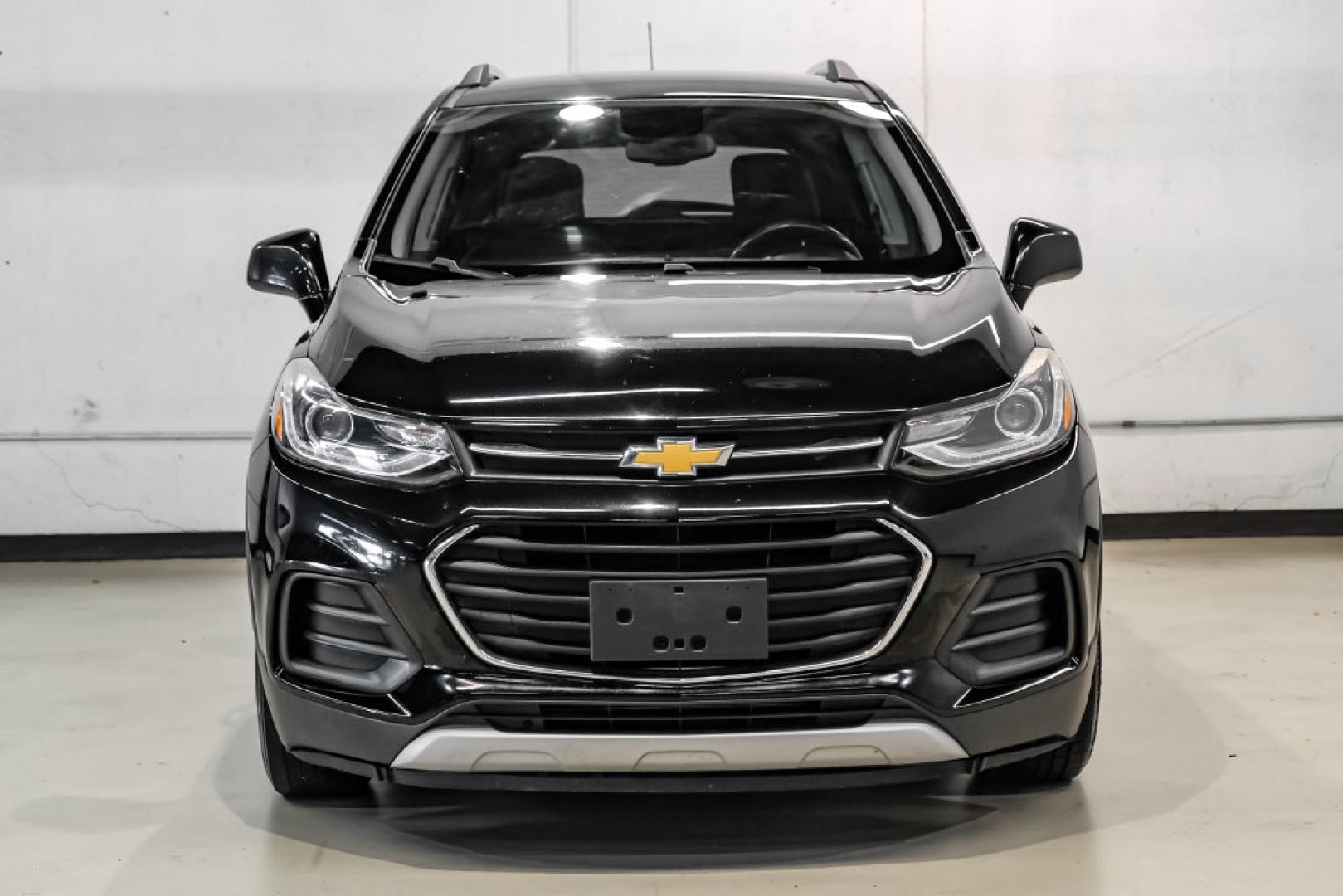 2019 Black Metallic /Jet Black Chevrolet Trax LT (3GNCJLSB1KL) with an ECOTEC 1.4L I4 SMPI DOHC Turbocharged VVT engine, Automatic transmission, located at 15300 Midway Rd., Addison, TX, 75001, (972) 702-0011, 32.958321, -96.838074- Photo#4