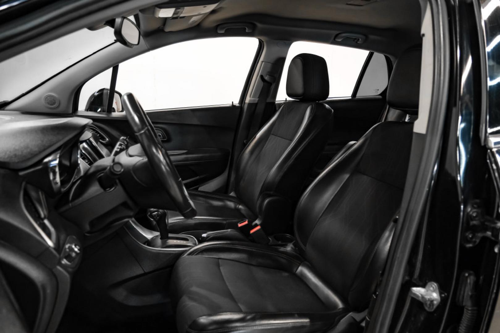 2019 Black Metallic /Jet Black Chevrolet Trax LT (3GNCJLSB1KL) with an ECOTEC 1.4L I4 SMPI DOHC Turbocharged VVT engine, Automatic transmission, located at 15300 Midway Rd., Addison, TX, 75001, (972) 702-0011, 32.958321, -96.838074- Photo#29