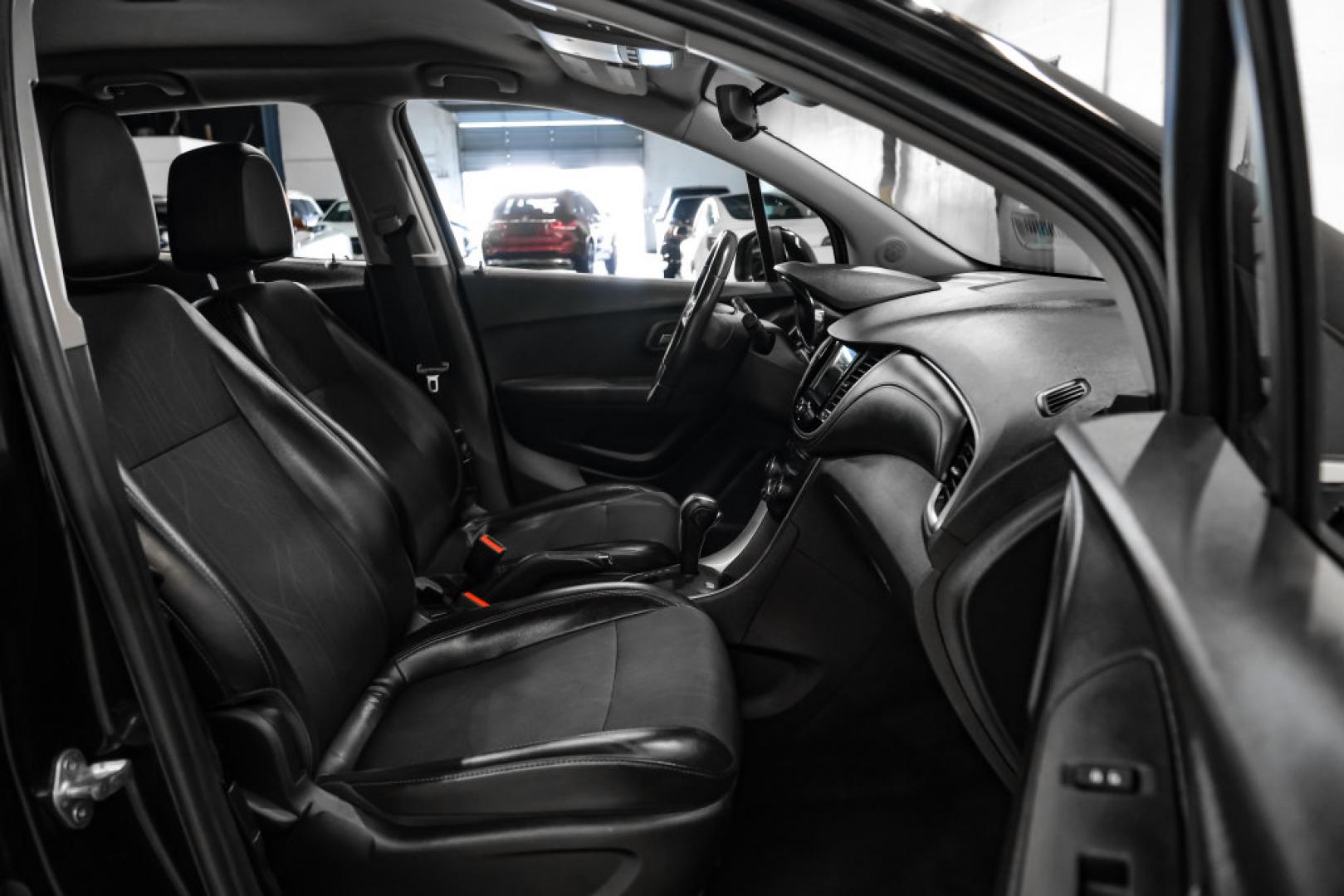 2019 Black Metallic /Jet Black Chevrolet Trax LT (3GNCJLSB1KL) with an ECOTEC 1.4L I4 SMPI DOHC Turbocharged VVT engine, Automatic transmission, located at 15300 Midway Rd., Addison, TX, 75001, (972) 702-0011, 32.958321, -96.838074- Photo#30