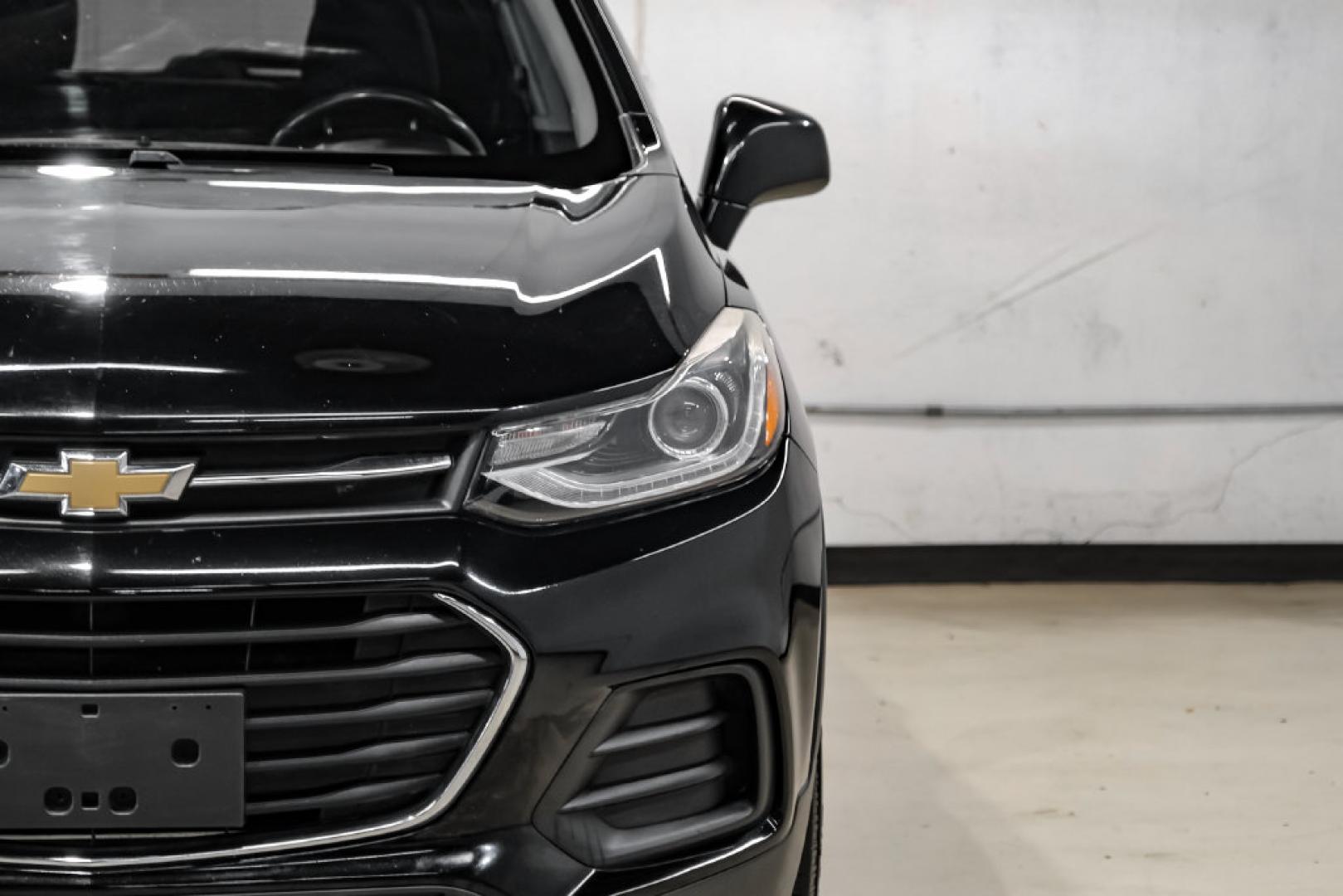 2019 Black Metallic /Jet Black Chevrolet Trax LT (3GNCJLSB1KL) with an ECOTEC 1.4L I4 SMPI DOHC Turbocharged VVT engine, Automatic transmission, located at 15300 Midway Rd., Addison, TX, 75001, (972) 702-0011, 32.958321, -96.838074- Photo#43