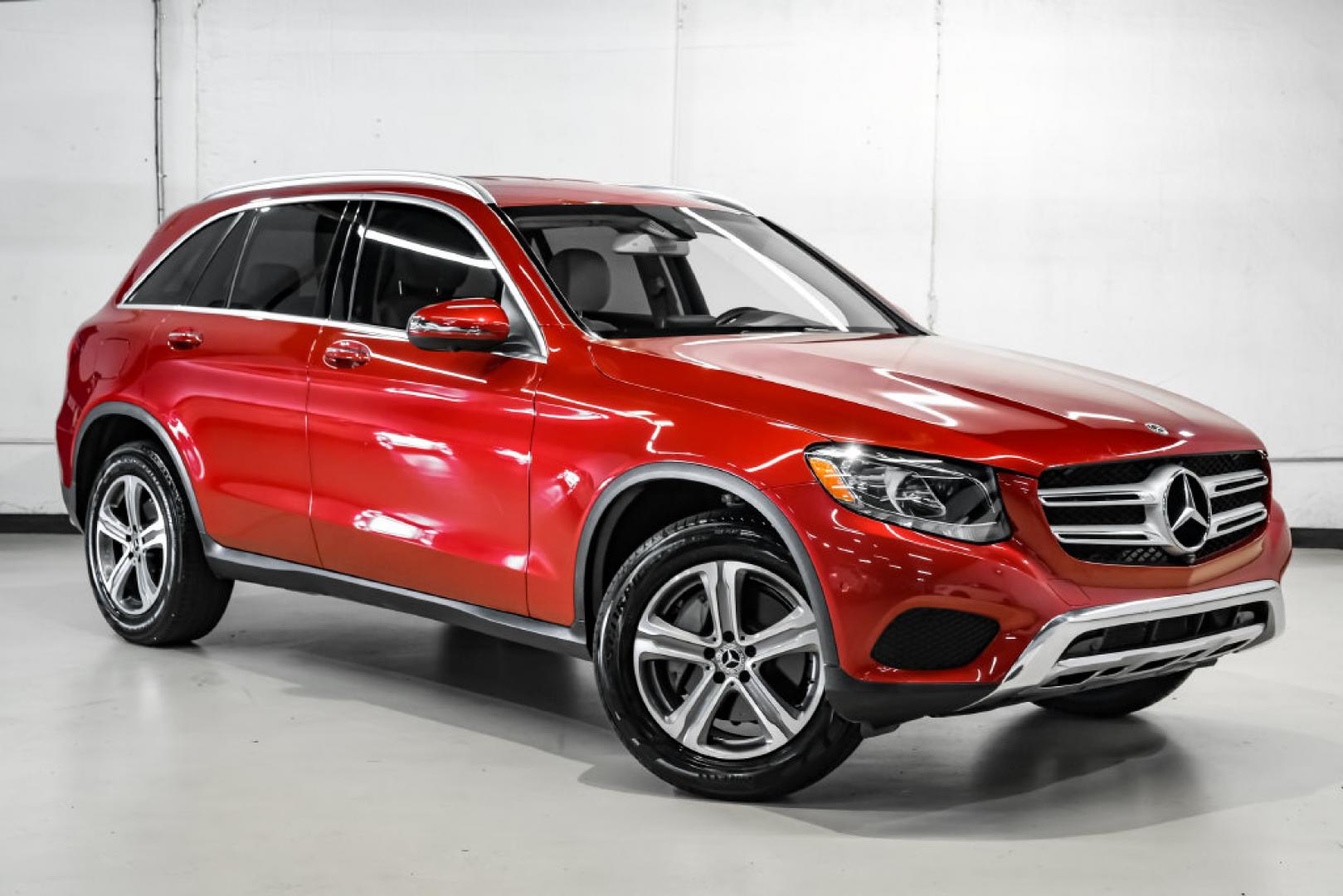 2019 designo Cardinal Red Metallic /Silk Beige Mercedes-Benz GLC GLC 300 (WDC0G4JB0KF) with an I4 engine, Automatic transmission, located at 15300 Midway Rd., Addison, TX, 75001, (972) 702-0011, 32.958321, -96.838074- Photo#5
