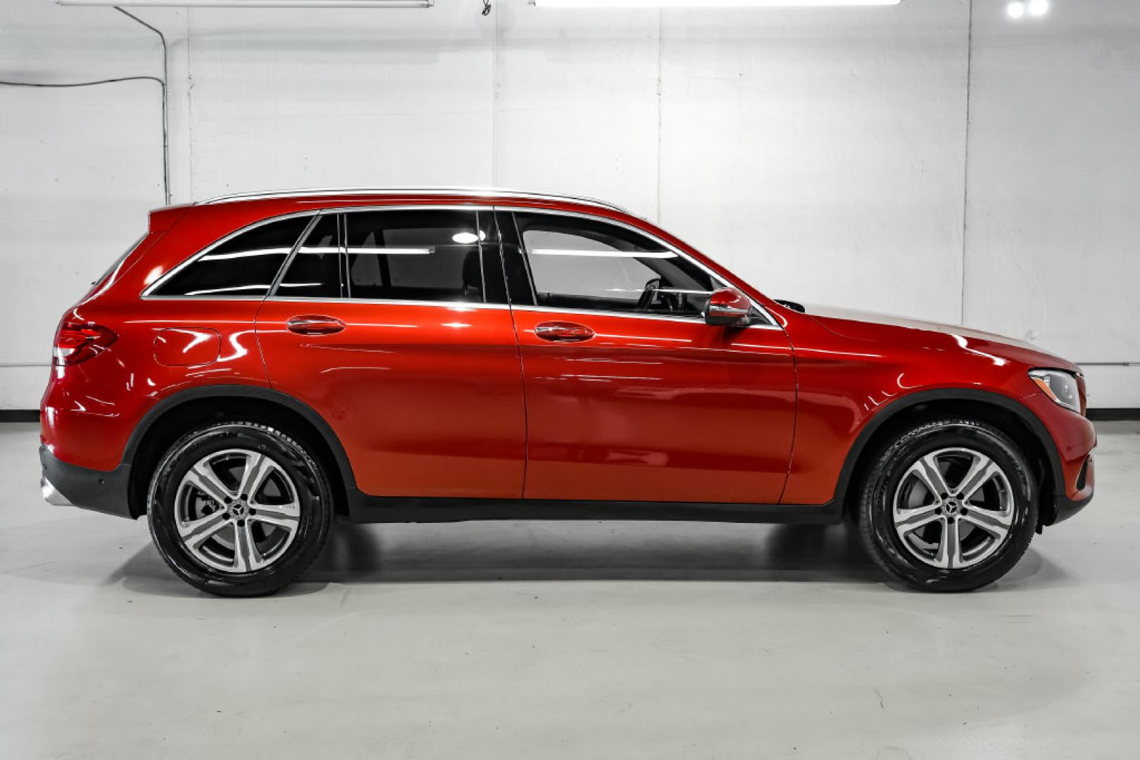 2019 designo Cardinal Red Metallic /Silk Beige Mercedes-Benz GLC GLC 300 (WDC0G4JB0KF) with an I4 engine, Automatic transmission, located at 15300 Midway Rd., Addison, TX, 75001, (972) 702-0011, 32.958321, -96.838074- Photo#6
