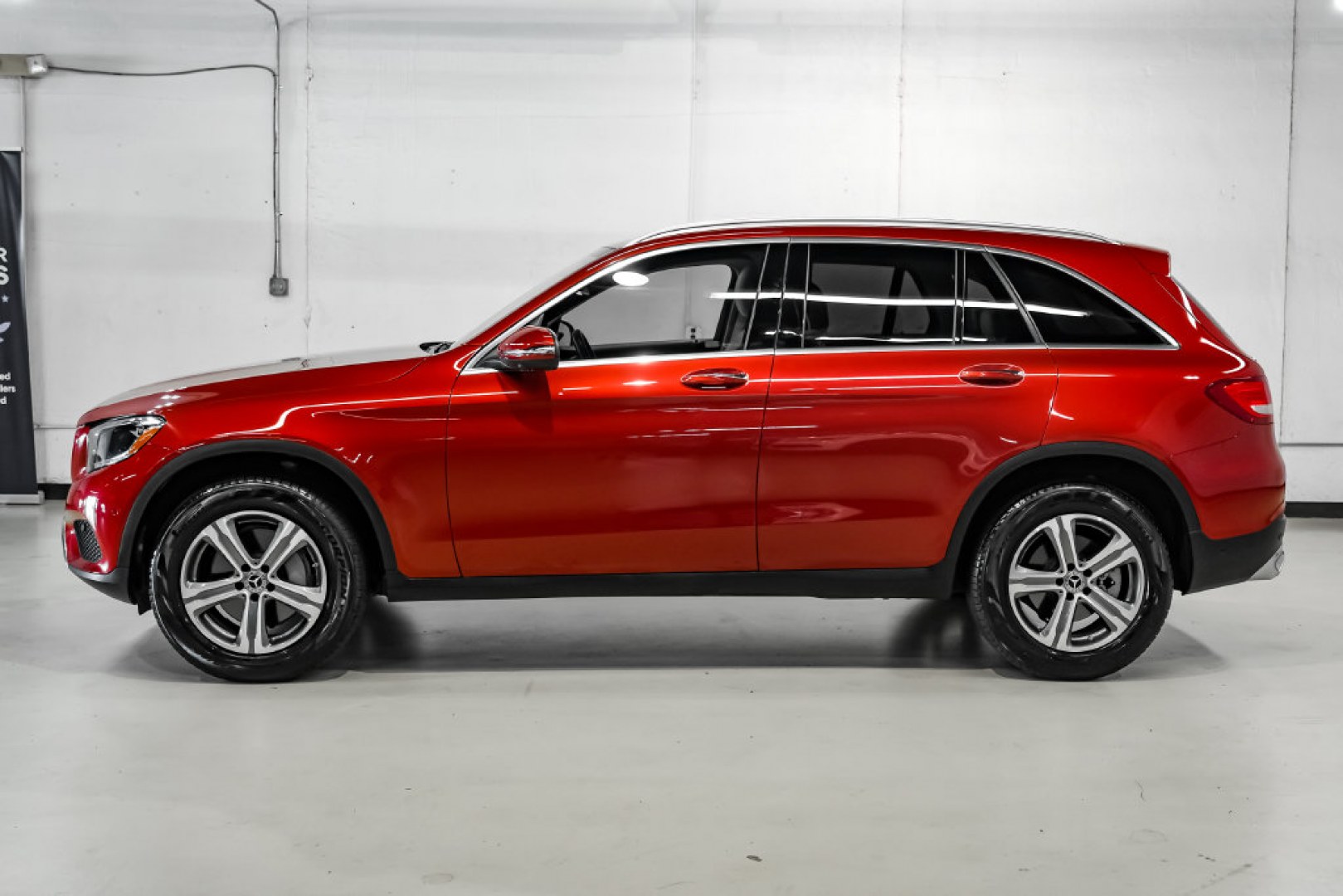 2019 designo Cardinal Red Metallic /Silk Beige Mercedes-Benz GLC GLC 300 (WDC0G4JB0KF) with an I4 engine, Automatic transmission, located at 15300 Midway Rd., Addison, TX, 75001, (972) 702-0011, 32.958321, -96.838074- Photo#10