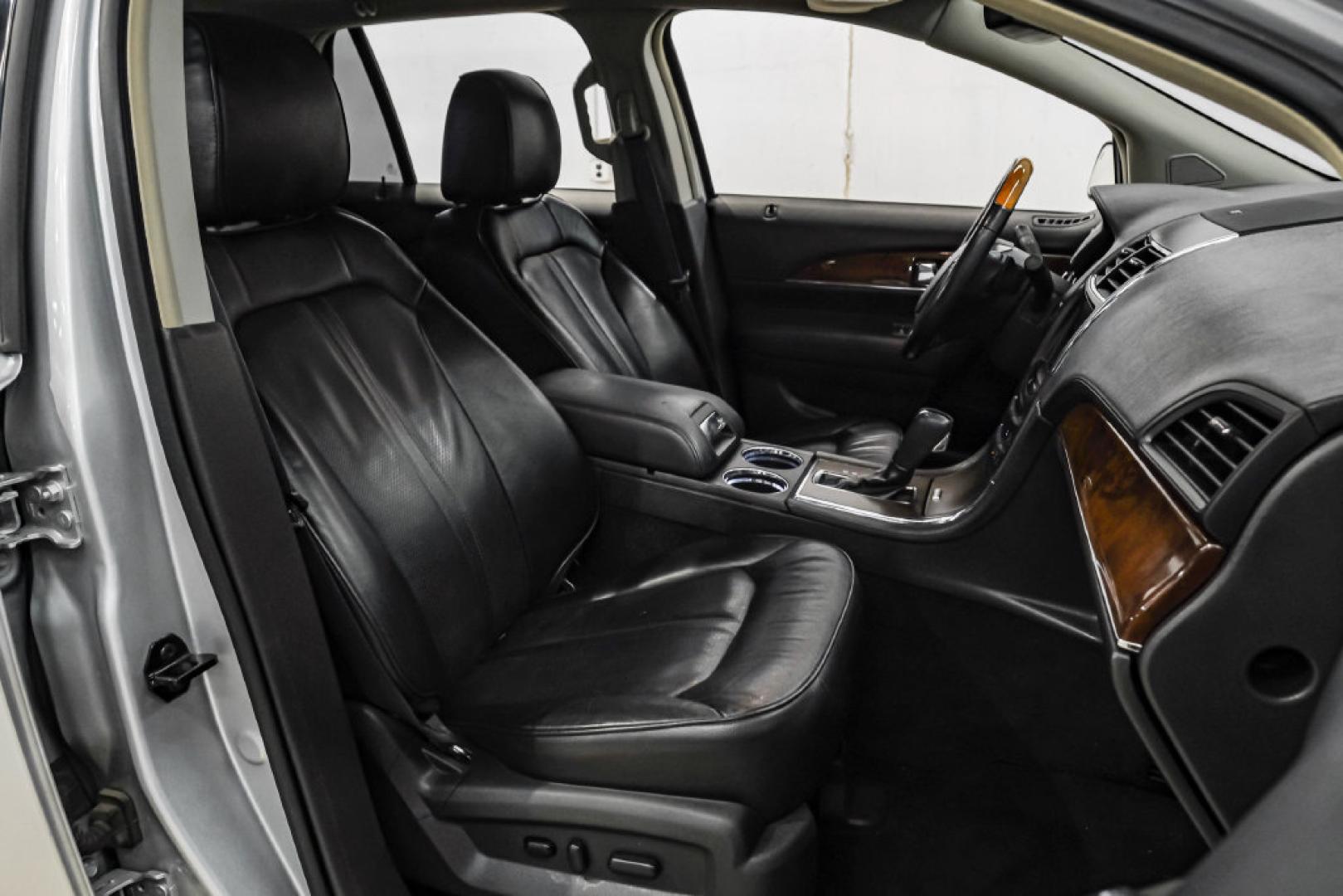 2014 Ingot Silver /Charcoal W/Black Piping Lincoln MKX Base (2LMDJ6JK4EB) with an 3.7L V6 Ti-VCT 24V engine, Automatic transmission, located at 15300 Midway Rd., Addison, TX, 75001, (972) 702-0011, 32.958321, -96.838074- Photo#33