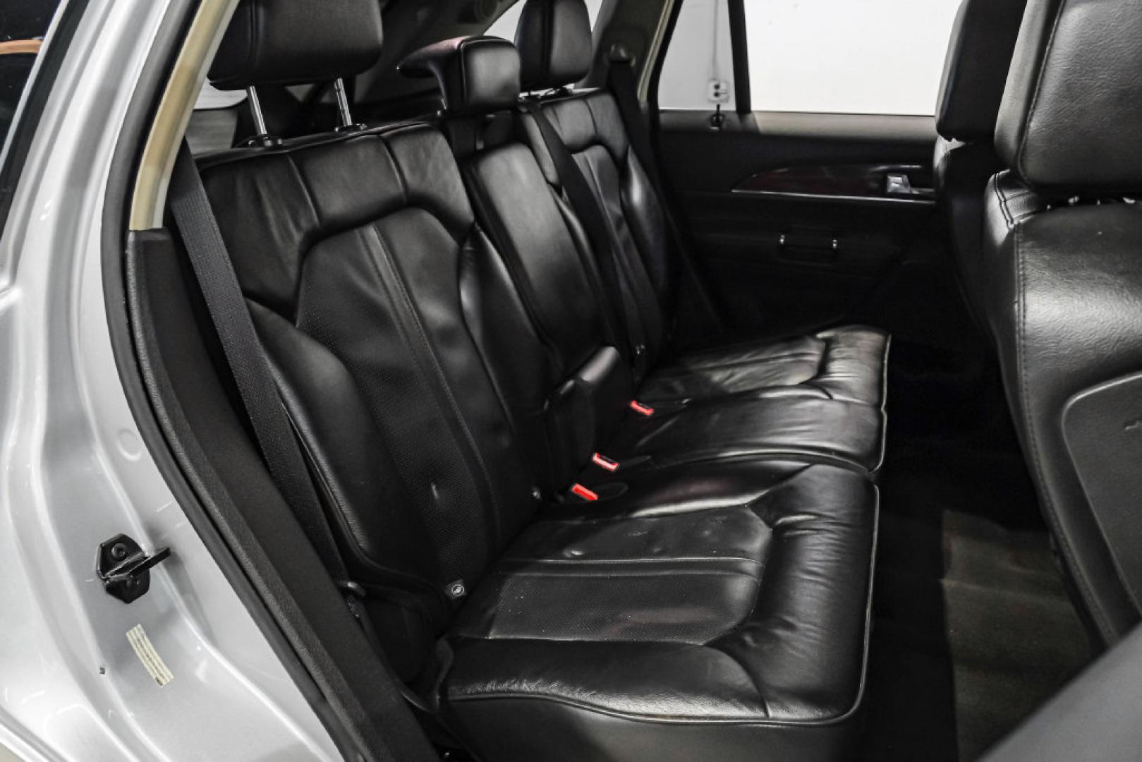 2014 Ingot Silver /Charcoal W/Black Piping Lincoln MKX Base (2LMDJ6JK4EB) with an 3.7L V6 Ti-VCT 24V engine, Automatic transmission, located at 15300 Midway Rd., Addison, TX, 75001, (972) 702-0011, 32.958321, -96.838074- Photo#34