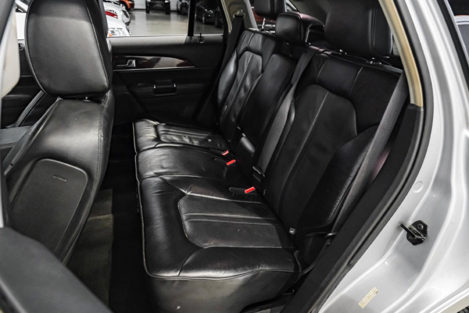 2014 Ingot Silver /Charcoal W/Black Piping Lincoln MKX Base (2LMDJ6JK4EB) with an 3.7L V6 Ti-VCT 24V engine, Automatic transmission, located at 15300 Midway Rd., Addison, TX, 75001, (972) 702-0011, 32.958321, -96.838074- Photo#37