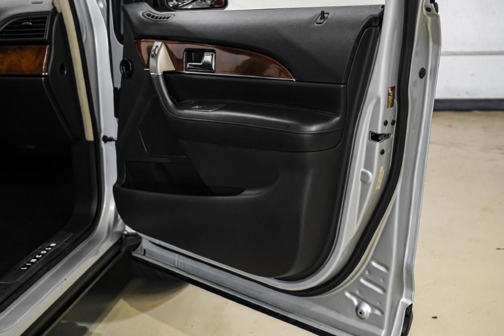 2014 Ingot Silver /Charcoal W/Black Piping Lincoln MKX Base (2LMDJ6JK4EB) with an 3.7L V6 Ti-VCT 24V engine, Automatic transmission, located at 15300 Midway Rd., Addison, TX, 75001, (972) 702-0011, 32.958321, -96.838074- Photo#42