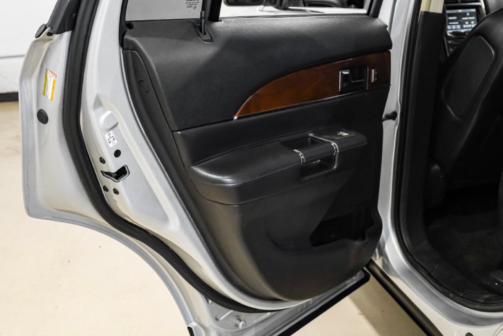 2014 Ingot Silver /Charcoal W/Black Piping Lincoln MKX Base (2LMDJ6JK4EB) with an 3.7L V6 Ti-VCT 24V engine, Automatic transmission, located at 15300 Midway Rd., Addison, TX, 75001, (972) 702-0011, 32.958321, -96.838074- Photo#43