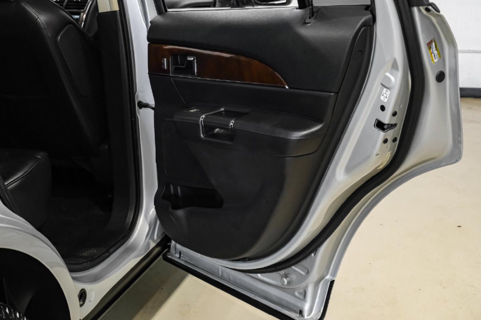 2014 Ingot Silver /Charcoal W/Black Piping Lincoln MKX Base (2LMDJ6JK4EB) with an 3.7L V6 Ti-VCT 24V engine, Automatic transmission, located at 15300 Midway Rd., Addison, TX, 75001, (972) 702-0011, 32.958321, -96.838074- Photo#44