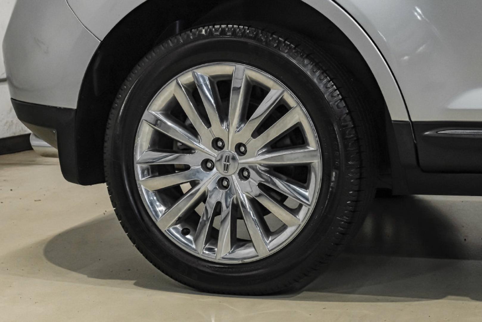 2014 Ingot Silver /Charcoal W/Black Piping Lincoln MKX Base (2LMDJ6JK4EB) with an 3.7L V6 Ti-VCT 24V engine, Automatic transmission, located at 15300 Midway Rd., Addison, TX, 75001, (972) 702-0011, 32.958321, -96.838074- Photo#52