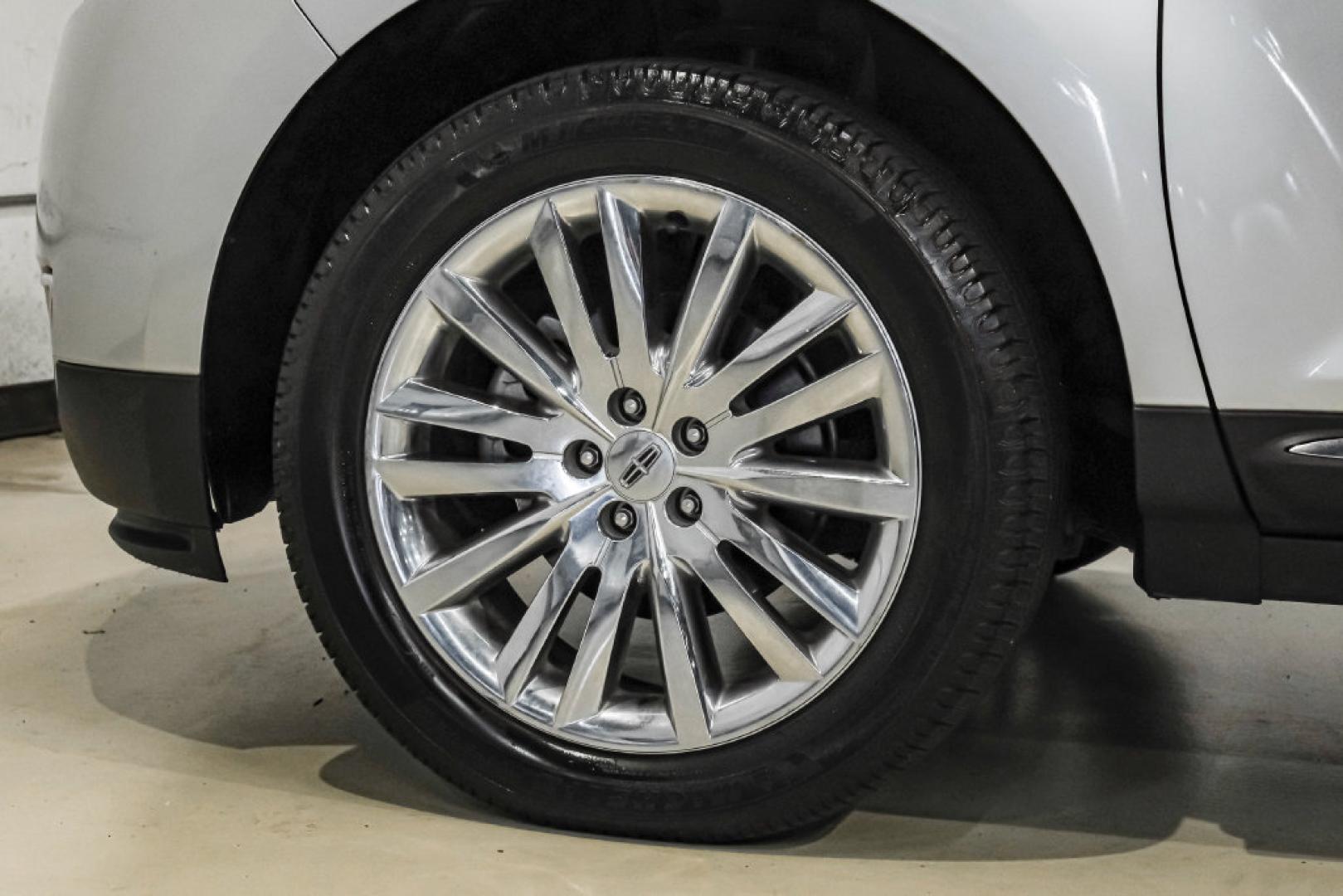 2014 Ingot Silver /Charcoal W/Black Piping Lincoln MKX Base (2LMDJ6JK4EB) with an 3.7L V6 Ti-VCT 24V engine, Automatic transmission, located at 15300 Midway Rd., Addison, TX, 75001, (972) 702-0011, 32.958321, -96.838074- Photo#54