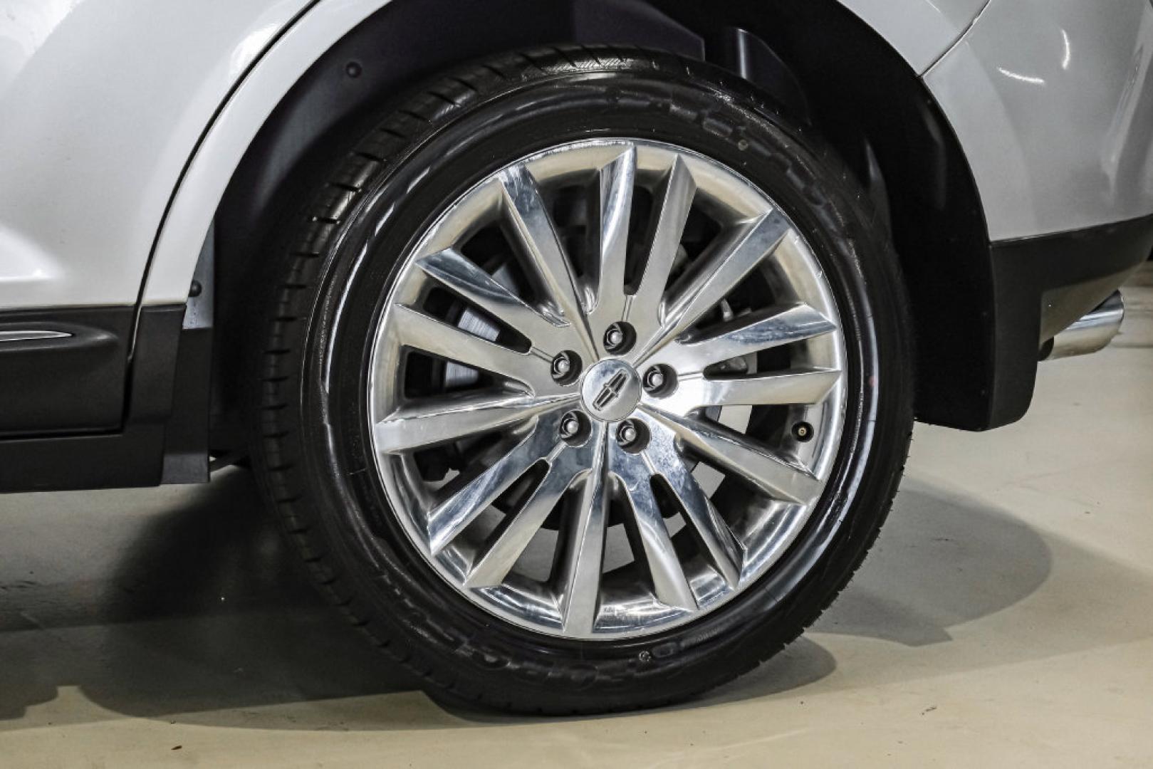 2014 Ingot Silver /Charcoal W/Black Piping Lincoln MKX Base (2LMDJ6JK4EB) with an 3.7L V6 Ti-VCT 24V engine, Automatic transmission, located at 15300 Midway Rd., Addison, TX, 75001, (972) 702-0011, 32.958321, -96.838074- Photo#55