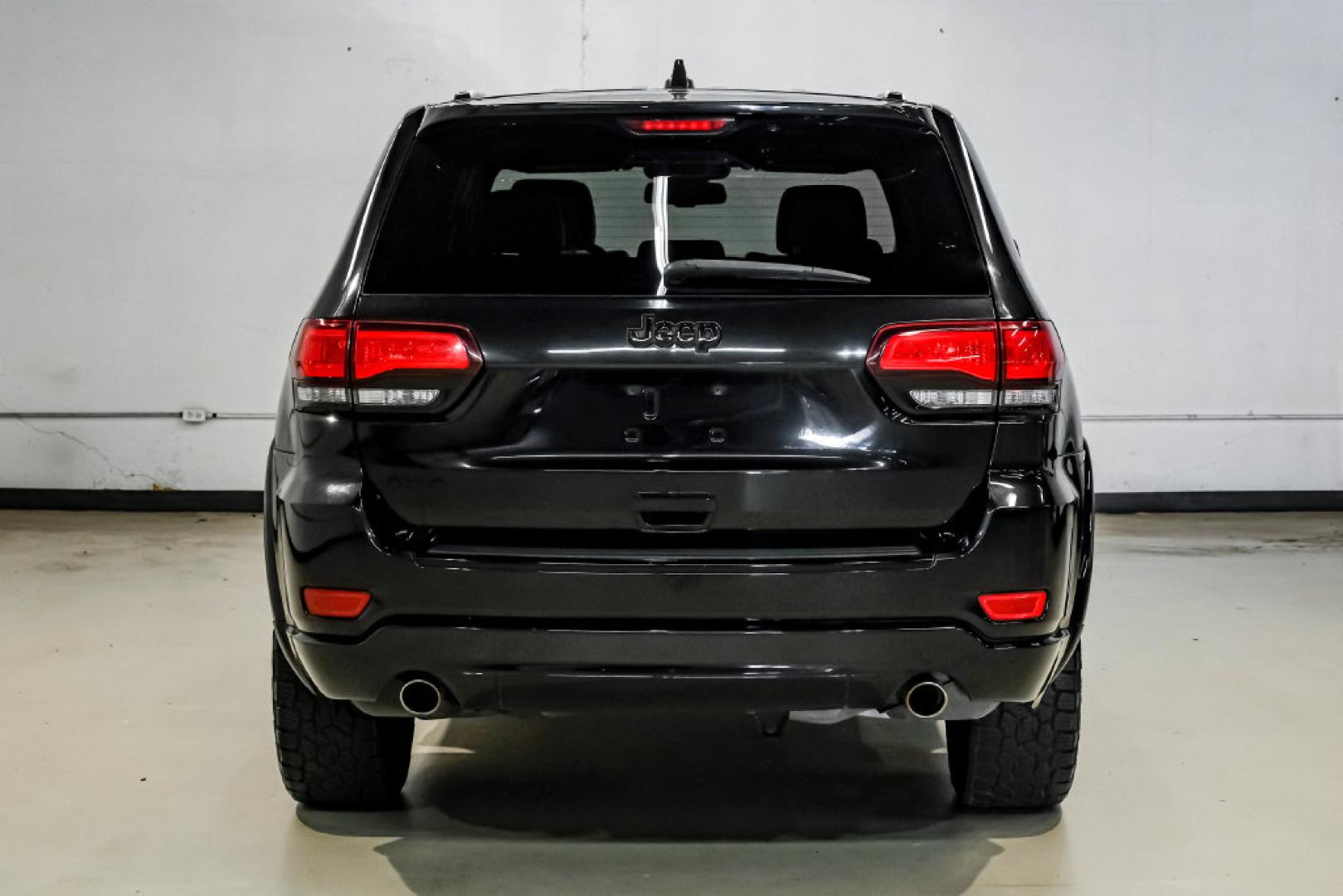 2015 Brilliant Black Crystal Pearlcoat /Black Jeep Grand Cherokee Altitude (1C4RJFAG0FC) with an 3.6L V6 24V VVT engine, Automatic transmission, located at 15300 Midway Rd., Addison, TX, 75001, (972) 702-0011, 32.958321, -96.838074- Photo#11