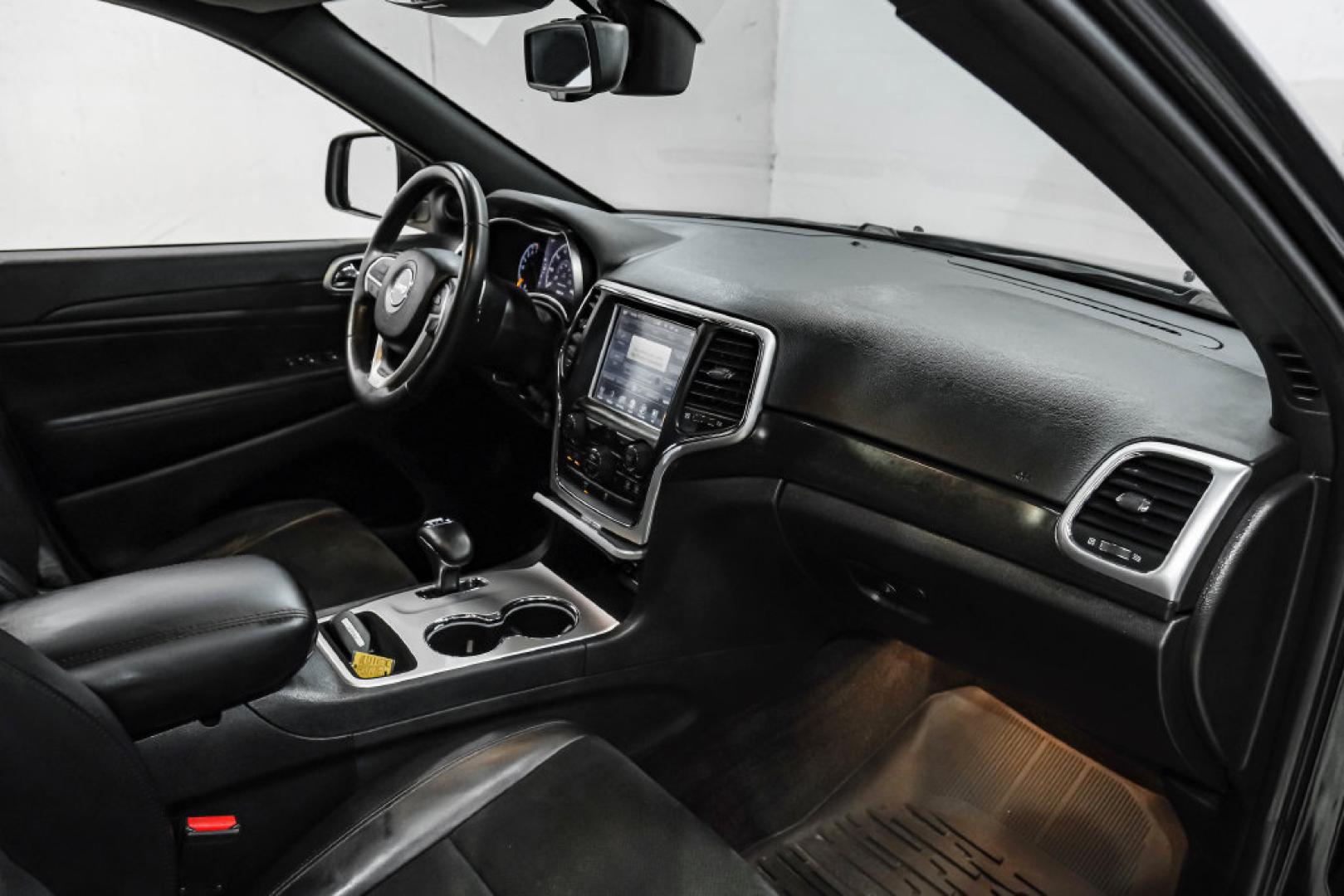 2015 Brilliant Black Crystal Pearlcoat /Black Jeep Grand Cherokee Altitude (1C4RJFAG0FC) with an 3.6L V6 24V VVT engine, Automatic transmission, located at 15300 Midway Rd., Addison, TX, 75001, (972) 702-0011, 32.958321, -96.838074- Photo#18