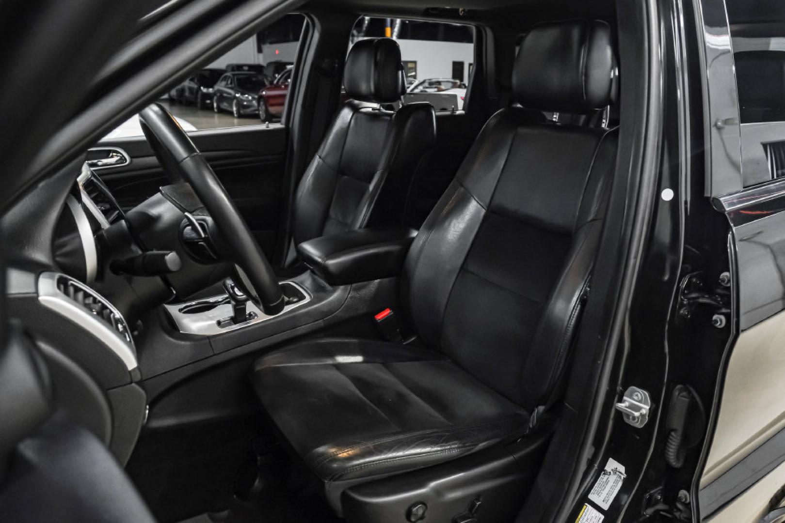 2015 Brilliant Black Crystal Pearlcoat /Black Jeep Grand Cherokee Altitude (1C4RJFAG0FC) with an 3.6L V6 24V VVT engine, Automatic transmission, located at 15300 Midway Rd., Addison, TX, 75001, (972) 702-0011, 32.958321, -96.838074- Photo#28