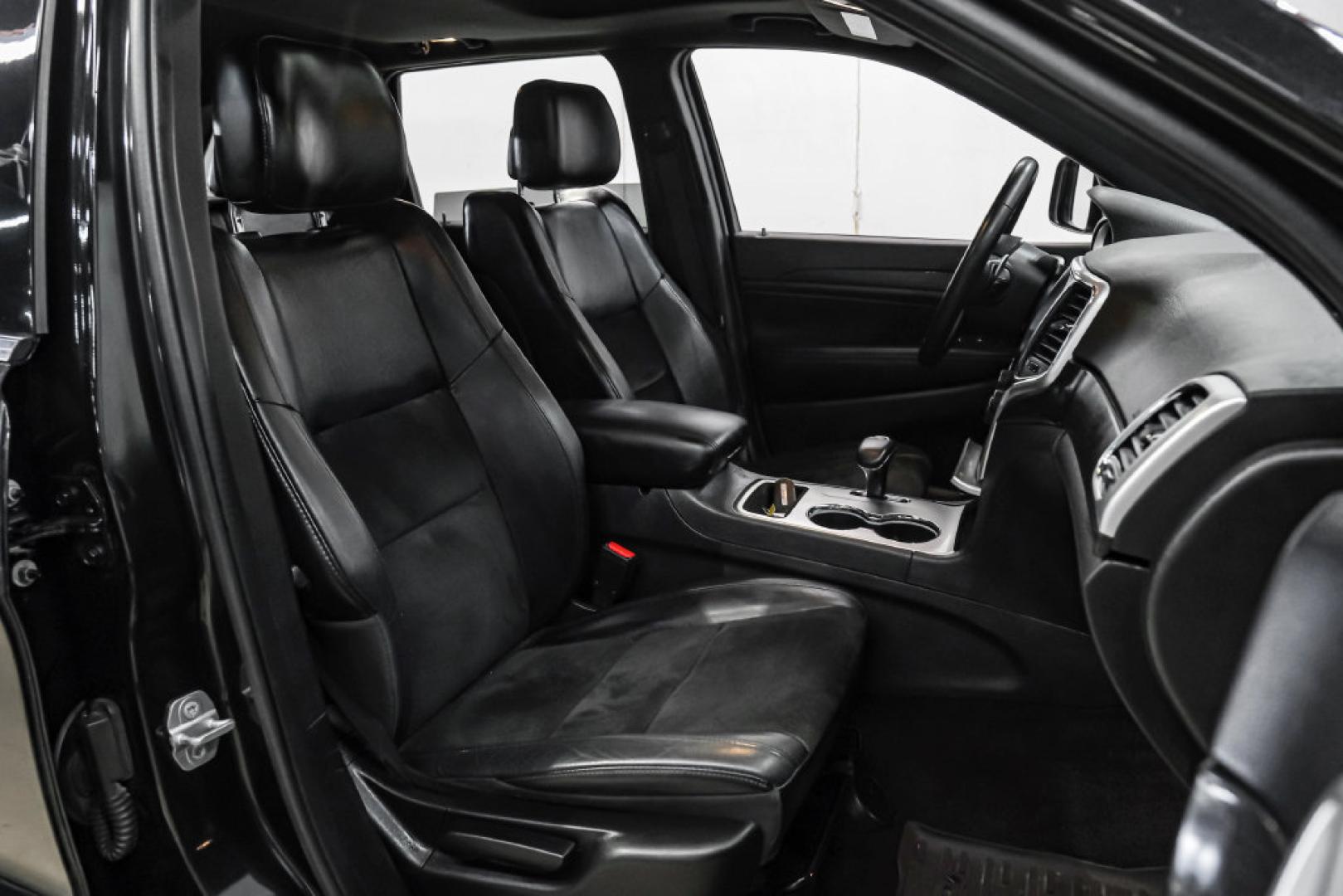 2015 Brilliant Black Crystal Pearlcoat /Black Jeep Grand Cherokee Altitude (1C4RJFAG0FC) with an 3.6L V6 24V VVT engine, Automatic transmission, located at 15300 Midway Rd., Addison, TX, 75001, (972) 702-0011, 32.958321, -96.838074- Photo#31