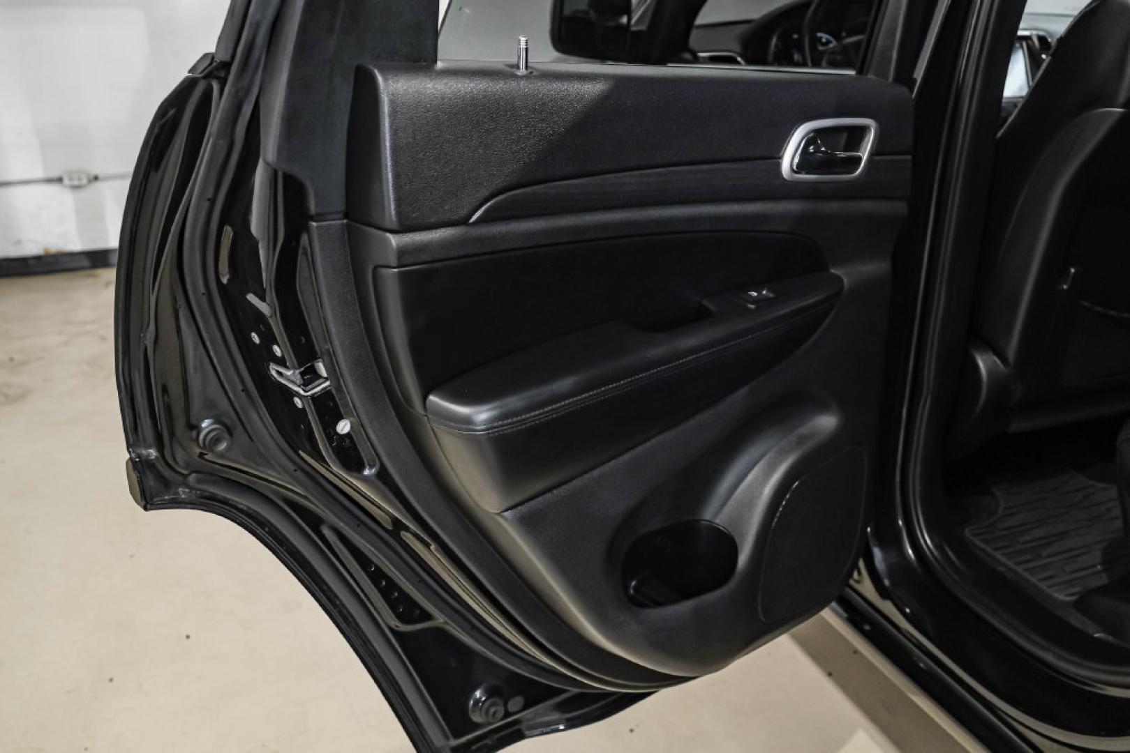 2015 Brilliant Black Crystal Pearlcoat /Black Jeep Grand Cherokee Altitude (1C4RJFAG0FC) with an 3.6L V6 24V VVT engine, Automatic transmission, located at 15300 Midway Rd., Addison, TX, 75001, (972) 702-0011, 32.958321, -96.838074- Photo#41