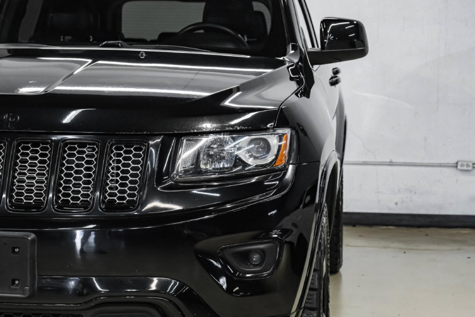 2015 Brilliant Black Crystal Pearlcoat /Black Jeep Grand Cherokee Altitude (1C4RJFAG0FC) with an 3.6L V6 24V VVT engine, Automatic transmission, located at 15300 Midway Rd., Addison, TX, 75001, (972) 702-0011, 32.958321, -96.838074- Photo#43