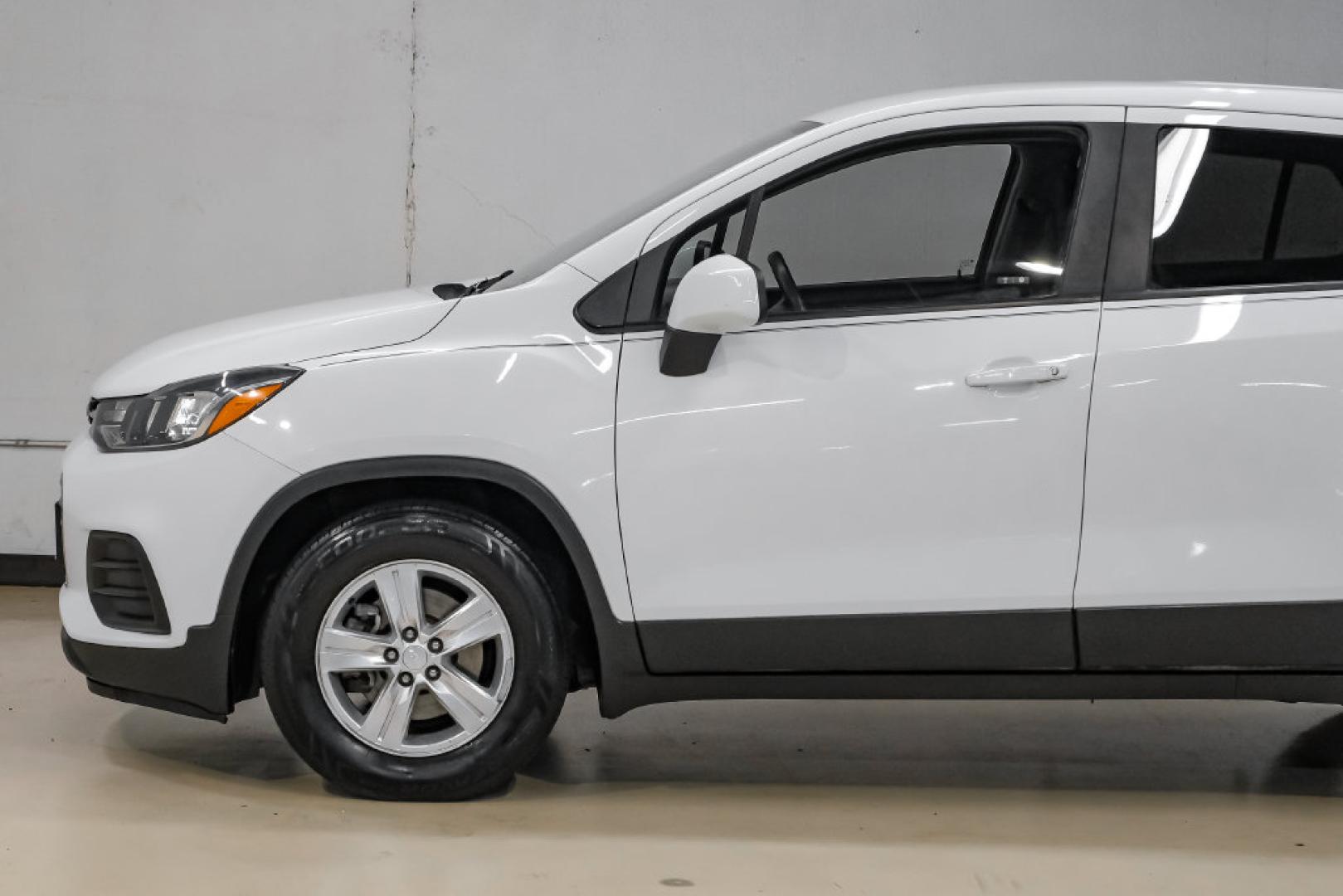 2019 Summit White /Black Chevrolet Trax LS (3GNCJKSB8KL) with an ECOTEC 1.4L I4 SMPI DOHC Turbocharged VVT engine, Automatic transmission, located at 15300 Midway Rd., Addison, TX, 75001, (972) 702-0011, 32.958321, -96.838074- Photo#15