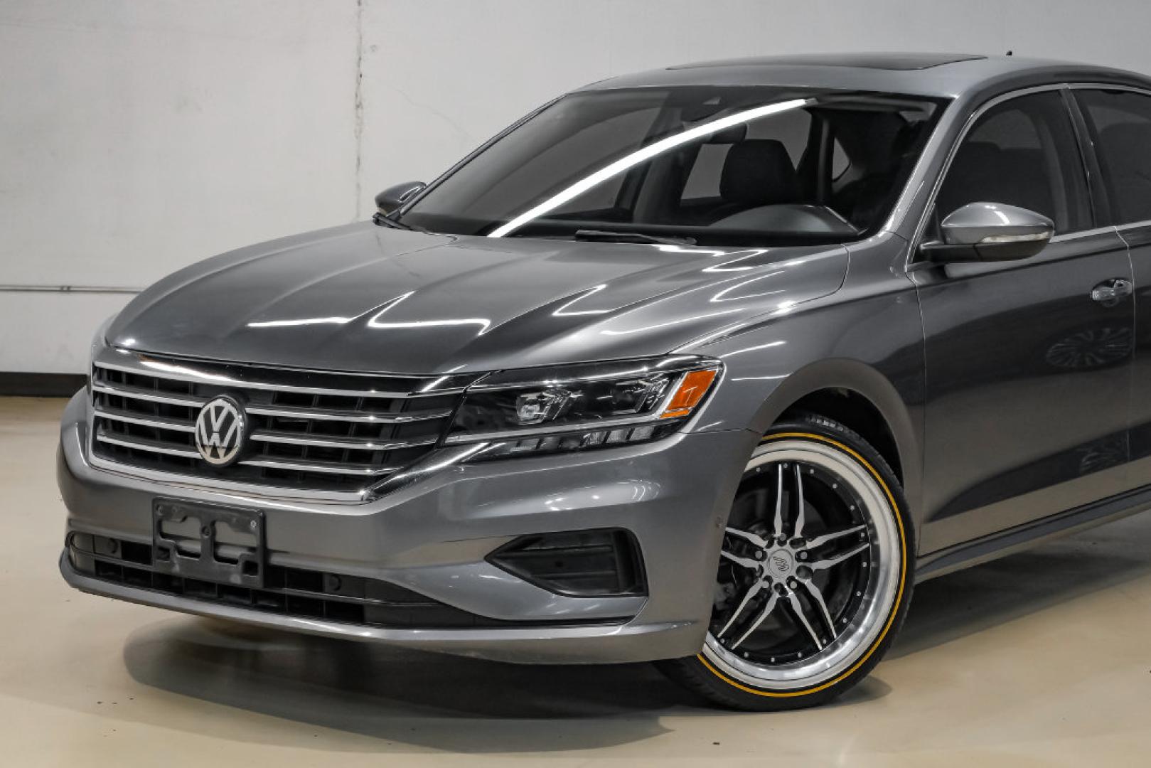 2020 Reflex Silver Metallic /Titan Black Volkswagen Passat 2.0T SEL (1VWCA7A31LC) with an 2.0L I4 TSI Turbocharged engine, Automatic transmission, located at 15300 Midway Rd., Addison, TX, 75001, (972) 702-0011, 32.958321, -96.838074- Photo#5