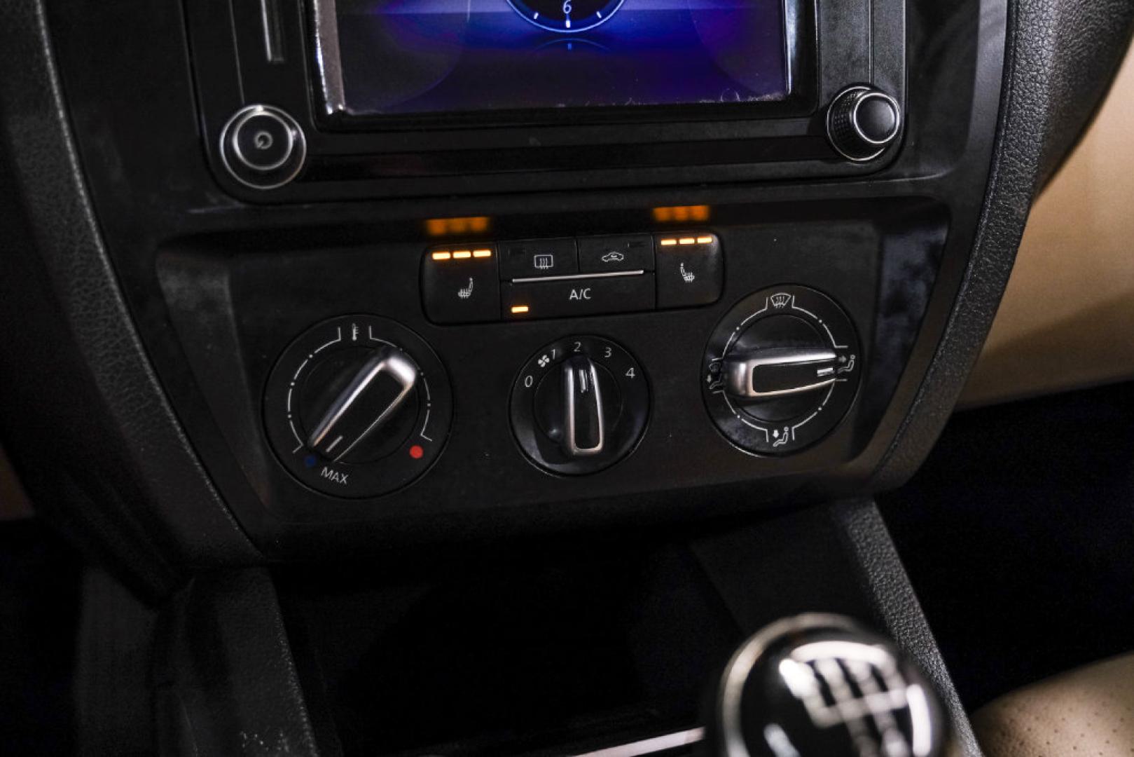 2017 Blue Metallic /Cornsilk Beige Volkswagen Jetta 1.4T SE (3VWB67AJ6HM) with an 1.4L TSI engine, Manual transmission, located at 15300 Midway Rd., Addison, TX, 75001, (972) 702-0011, 32.958321, -96.838074- Photo#25
