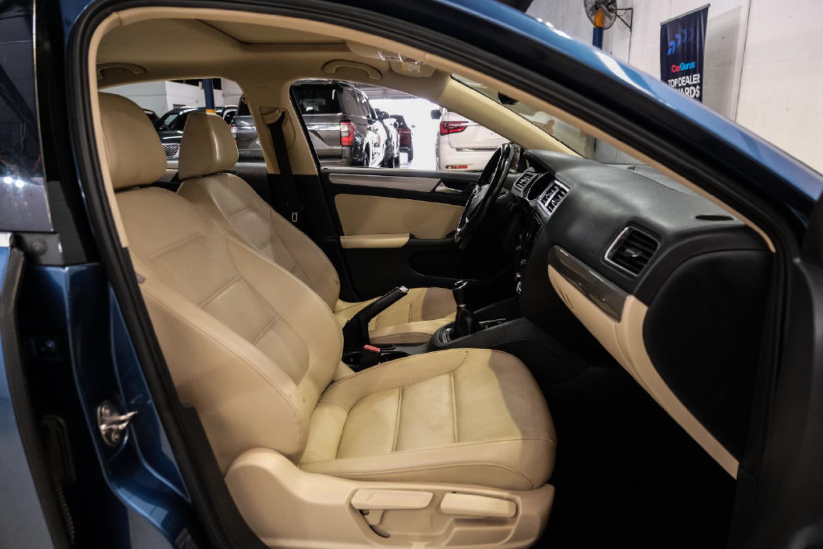 2017 Blue Metallic /Cornsilk Beige Volkswagen Jetta 1.4T SE (3VWB67AJ6HM) with an 1.4L TSI engine, Manual transmission, located at 15300 Midway Rd., Addison, TX, 75001, (972) 702-0011, 32.958321, -96.838074- Photo#33