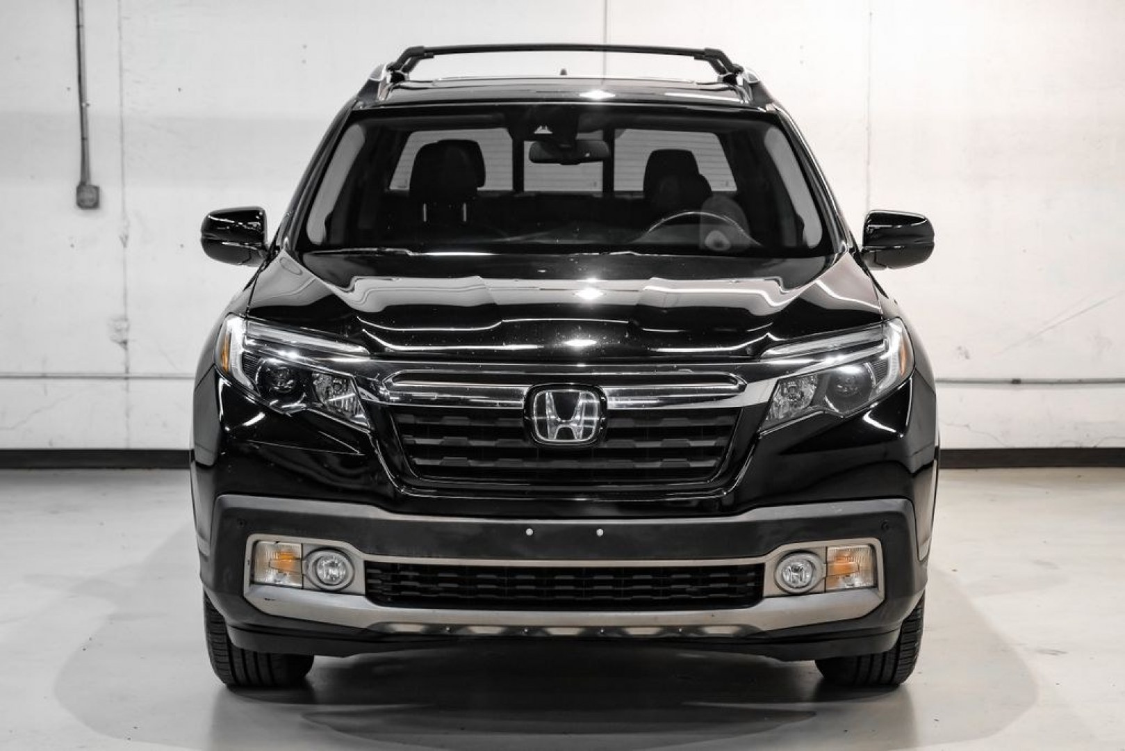 2019 Crystal Black Pearl /Black Honda Ridgeline RTL-E (5FPYK3F75KB) with an 3.5L V6 SOHC i-VTEC 24V engine, Automatic transmission, located at 15300 Midway Rd., Addison, TX, 75001, (972) 702-0011, 32.958321, -96.838074 - Photo#5