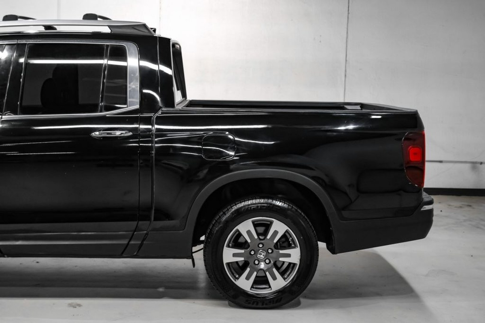 2019 Crystal Black Pearl /Black Honda Ridgeline RTL-E (5FPYK3F75KB) with an 3.5L V6 SOHC i-VTEC 24V engine, Automatic transmission, located at 15300 Midway Rd., Addison, TX, 75001, (972) 702-0011, 32.958321, -96.838074 - Photo#13