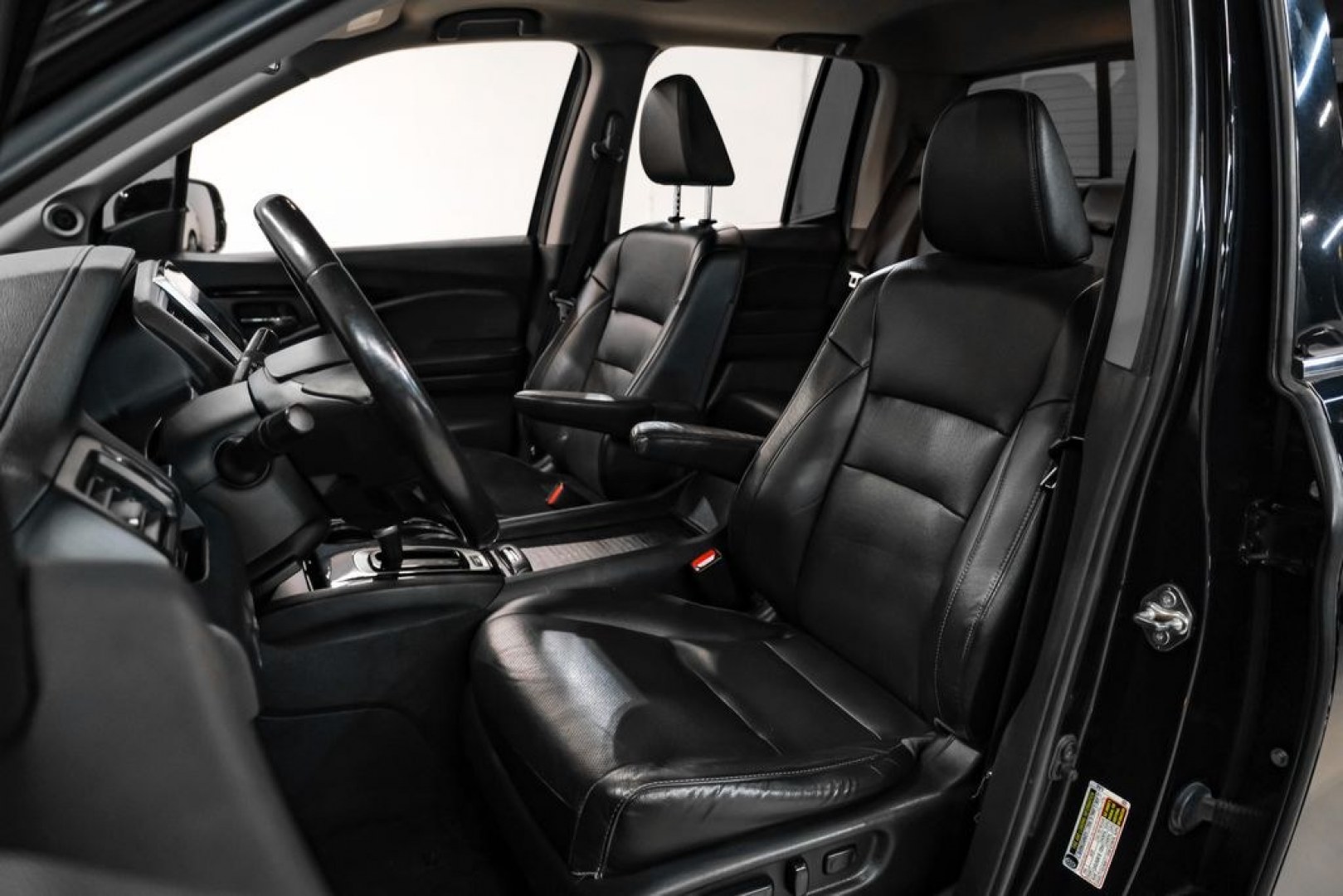 2019 Crystal Black Pearl /Black Honda Ridgeline RTL-E (5FPYK3F75KB) with an 3.5L V6 SOHC i-VTEC 24V engine, Automatic transmission, located at 15300 Midway Rd., Addison, TX, 75001, (972) 702-0011, 32.958321, -96.838074 - Photo#35