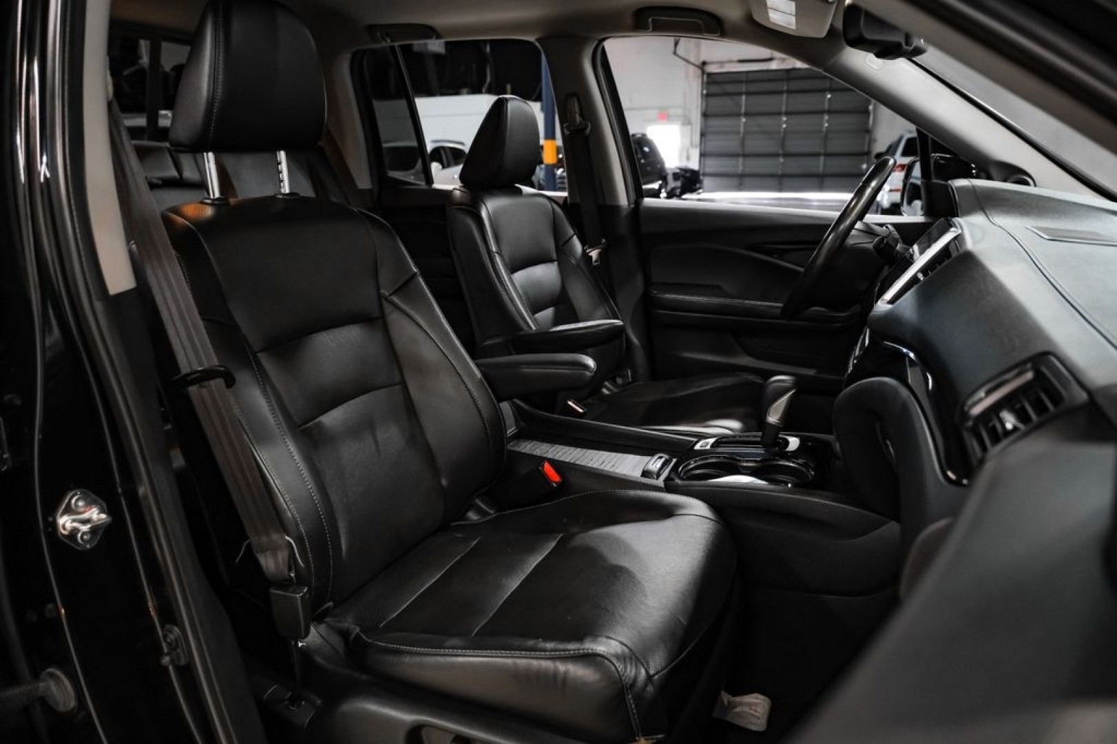 2019 Crystal Black Pearl /Black Honda Ridgeline RTL-E (5FPYK3F75KB) with an 3.5L V6 SOHC i-VTEC 24V engine, Automatic transmission, located at 15300 Midway Rd., Addison, TX, 75001, (972) 702-0011, 32.958321, -96.838074 - Photo#37