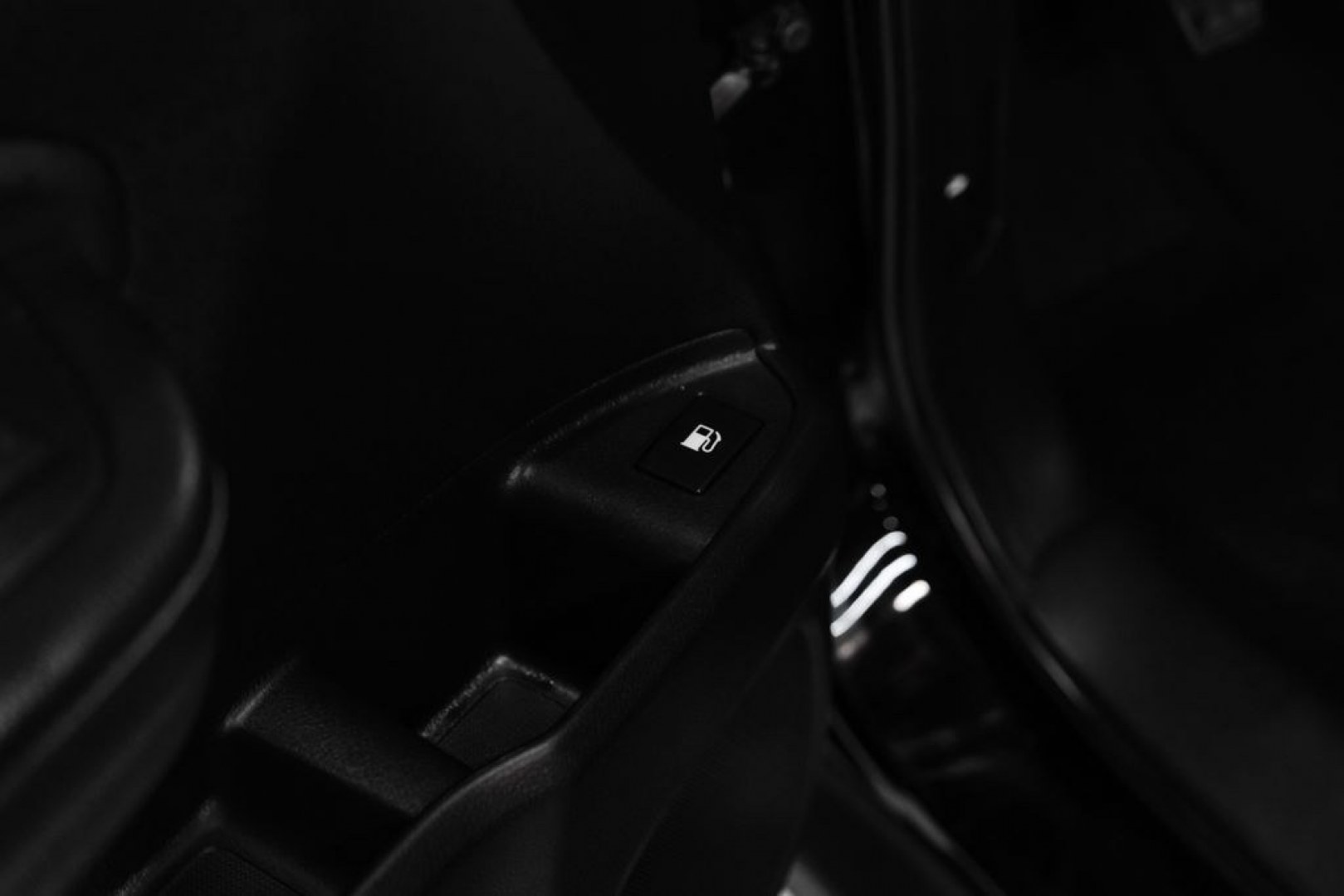 2019 Crystal Black Pearl /Black Honda Ridgeline RTL-E (5FPYK3F75KB) with an 3.5L V6 SOHC i-VTEC 24V engine, Automatic transmission, located at 15300 Midway Rd., Addison, TX, 75001, (972) 702-0011, 32.958321, -96.838074 - Photo#46