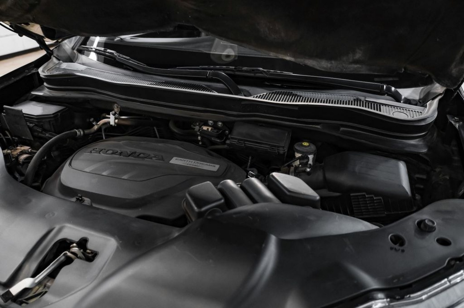 2019 Crystal Black Pearl /Black Honda Ridgeline RTL-E (5FPYK3F75KB) with an 3.5L V6 SOHC i-VTEC 24V engine, Automatic transmission, located at 15300 Midway Rd., Addison, TX, 75001, (972) 702-0011, 32.958321, -96.838074 - Photo#52