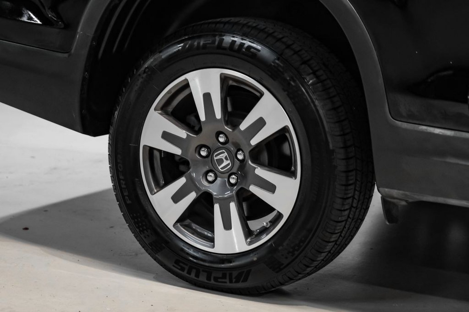 2019 Crystal Black Pearl /Black Honda Ridgeline RTL-E (5FPYK3F75KB) with an 3.5L V6 SOHC i-VTEC 24V engine, Automatic transmission, located at 15300 Midway Rd., Addison, TX, 75001, (972) 702-0011, 32.958321, -96.838074 - Photo#60