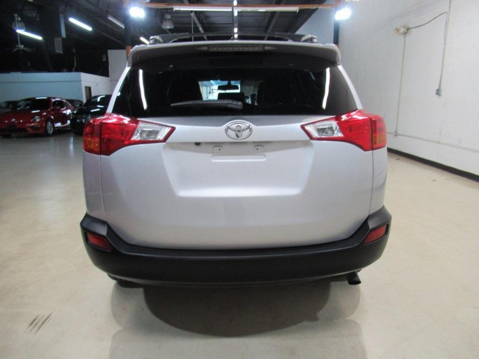 2015 Classic Silver Metallic /Terracotta Toyota RAV4 XLE (2T3WFREV7FW) with an 2.5L 4-Cylinder DOHC Dual VVT-i engine, Automatic transmission, located at 15300 Midway Rd., Addison, 75001, (972) 702-0011, 32.958321, -96.838074 - HOME OF THE NO HAGGLE PRICE - WHOLESALE PRICES TO THE PUBLIC!! Backup Camera, RAV4 XLE, 4D Sport Utility, 2.5L 4-Cylinder DOHC Dual VVT-i, 6-Speed Automatic, FWD, Silver, Terracotta w/SofTex Seat Trim.<br><br>Silver 2015 Toyota RAV4 XLE<br><br>24/31 City/Highway MPG<br><br>Awards:<br> * 2015 IIHS T - Photo #7