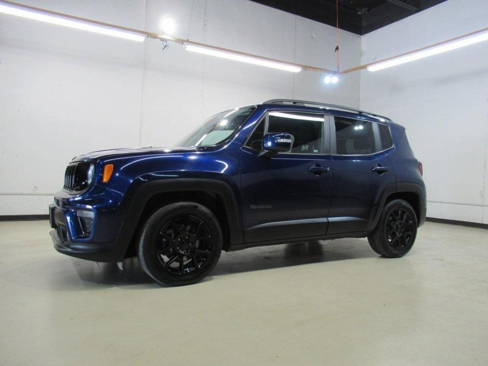 2020 Jetset Blue Clearcoat /Black Jeep Renegade Latitude (ZACNJABB7LP) with an 2.4L I4 engine, Automatic transmission, located at 15300 Midway Rd., Addison, 75001, (972) 702-0011, 32.958321, -96.838074 - Photo #4