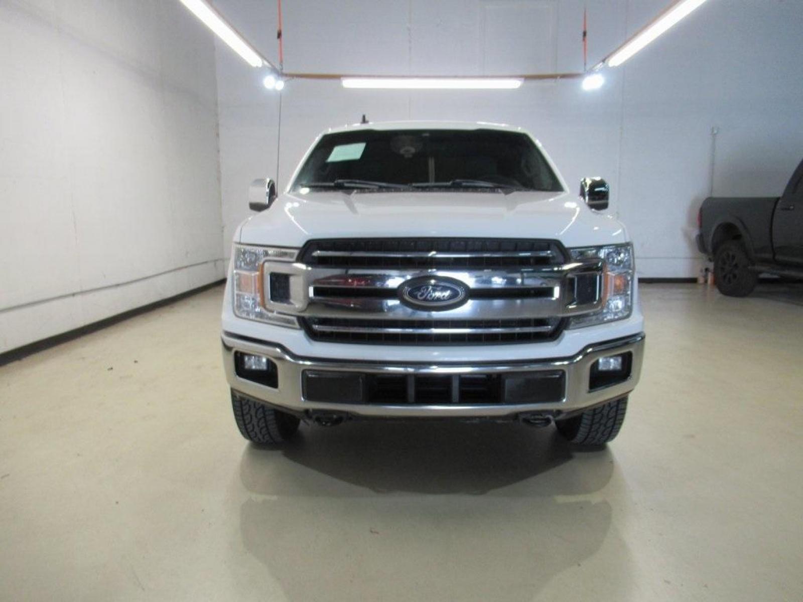 2019 Oxford White /Dark Earth Gray Ford F-150 XLT (1FTEW1E49KF) with an 3.5L V6 EcoBoost engine, Automatic transmission, located at 15300 Midway Rd., Addison, 75001, (972) 702-0011, 32.958321, -96.838074 - HOME OF THE NO HAGGLE PRICE - WHOLESALE PRICES TO THE PUBLIC!! 4WD, Backup Camera, F-150 XLT, 4D SuperCrew, 3.5L V6 EcoBoost, 10-Speed Automatic, 4WD, Oxford White.<br><br>Oxford White 2019 Ford F-150 XLT<br><br>Recent Arrival!<br><br><br>At Midway Auto Group, we strive to provide you with the best - Photo #5