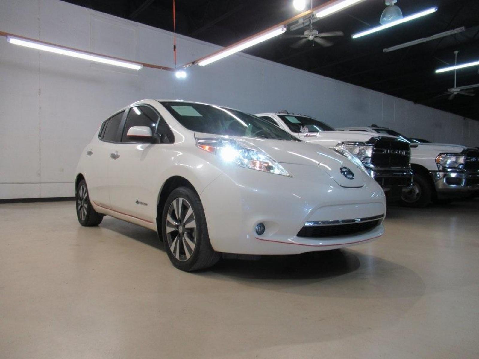 2015 Pearl White /Black Nissan Leaf SV (1N4AZ0CP7FC) with an 80kW AC Synchronous Motor engine, Automatic transmission, located at 15300 Midway Rd., Addison, 75001, (972) 702-0011, 32.958321, -96.838074 - Photo #1