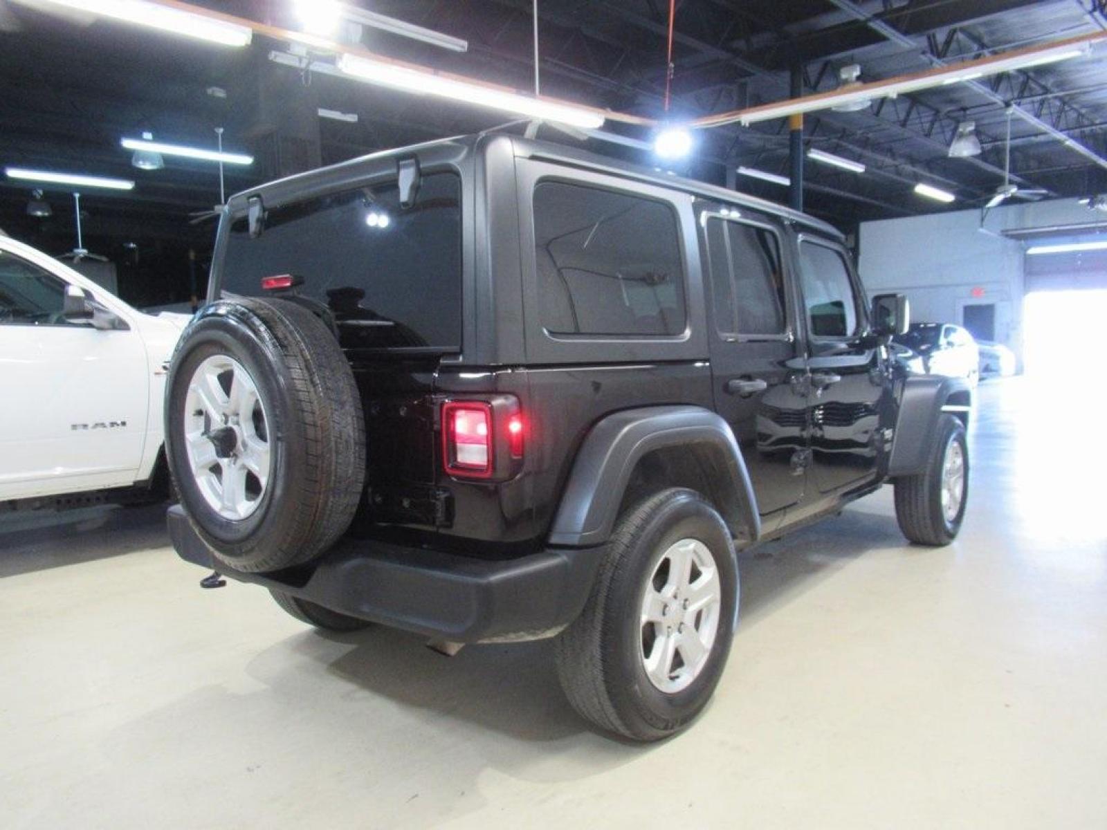 2018 Black Clearcoat /Black Jeep Wrangler Unlimited Sport (1C4HJXDG7JW) with an 3.6L V6 24V VVT engine, Automatic transmission, located at 15300 Midway Rd., Addison, 75001, (972) 702-0011, 32.958321, -96.838074 - Photo #2