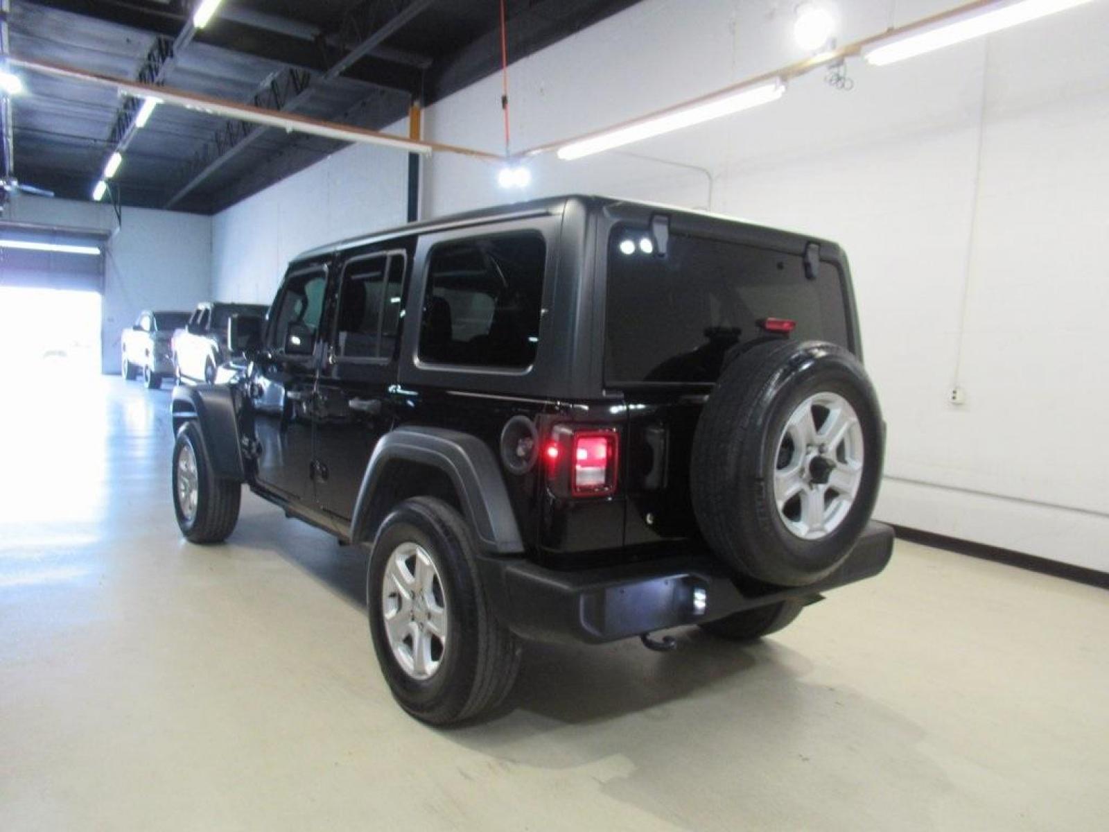 2018 Black Clearcoat /Black Jeep Wrangler Unlimited Sport (1C4HJXDG7JW) with an 3.6L V6 24V VVT engine, Automatic transmission, located at 15300 Midway Rd., Addison, 75001, (972) 702-0011, 32.958321, -96.838074 - Photo #3