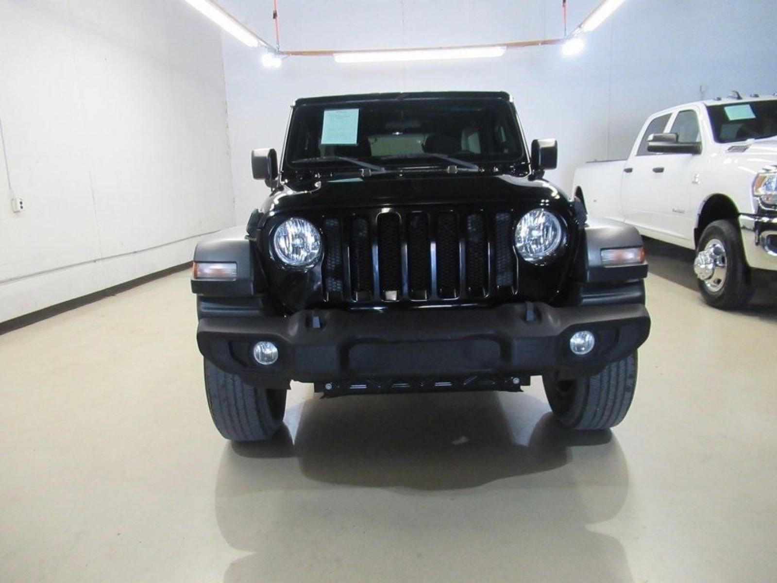 2018 Black Clearcoat /Black Jeep Wrangler Unlimited Sport (1C4HJXDG7JW) with an 3.6L V6 24V VVT engine, Automatic transmission, located at 15300 Midway Rd., Addison, 75001, (972) 702-0011, 32.958321, -96.838074 - Photo #5