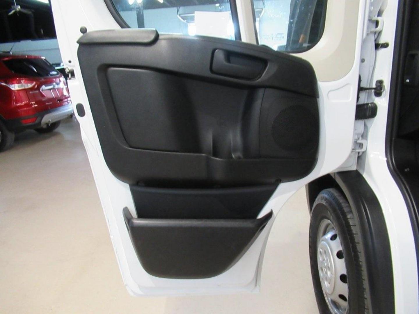 2020 Bright White Clearcoat /Black Ram ProMaster 1500 Low Roof (3C6TRVAGXLE) with an 3.6L V6 24V VVT engine, Automatic transmission, located at 15300 Midway Rd., Addison, TX, 75001, (972) 702-0011, 32.958321, -96.838074 - HOME OF THE NO HAGGLE PRICE - WHOLESALE PRICES TO THE PUBLIC!! Backup Camera, ProMaster 1500 Low Roof, 3D Cargo Van, 3.6L V6 24V VVT, 6-Speed Automatic, FWD, Bright White Clearcoat, Black Vinyl.<br><br>Bright White Clearcoat 2020 Ram ProMaster 1500 Low Roof<br><br>Recent Arrival!<br><br><br>At Midwa - Photo#23