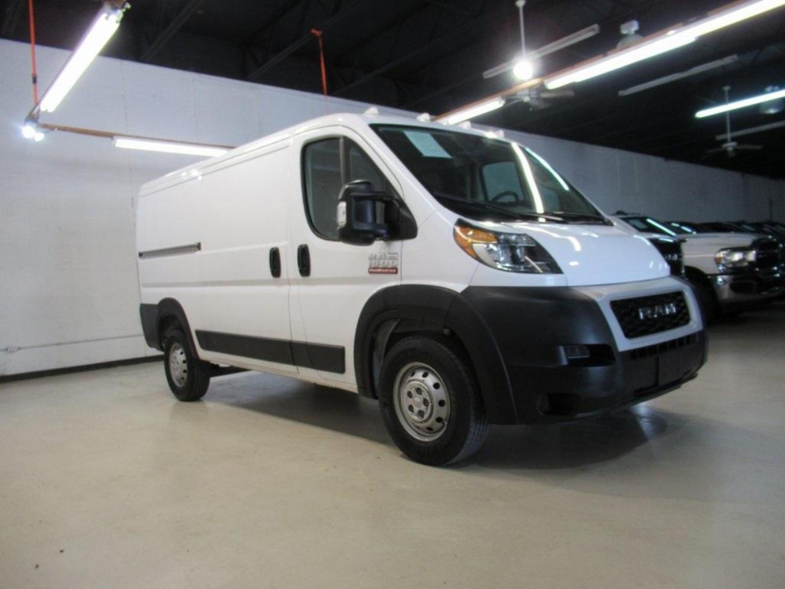2020 Bright White Clearcoat /Black Ram ProMaster 1500 Low Roof (3C6TRVAGXLE) with an 3.6L V6 24V VVT engine, Automatic transmission, located at 15300 Midway Rd., Addison, 75001, (972) 702-0011, 32.958321, -96.838074 - HOME OF THE NO HAGGLE PRICE - WHOLESALE PRICES TO THE PUBLIC!! Backup Camera, ProMaster 1500 Low Roof, 3D Cargo Van, 3.6L V6 24V VVT, 6-Speed Automatic, FWD, Bright White Clearcoat, Black Vinyl.<br><br>Bright White Clearcoat 2020 Ram ProMaster 1500 Low Roof<br><br>Recent Arrival!<br><br><br>At Midwa - Photo #6