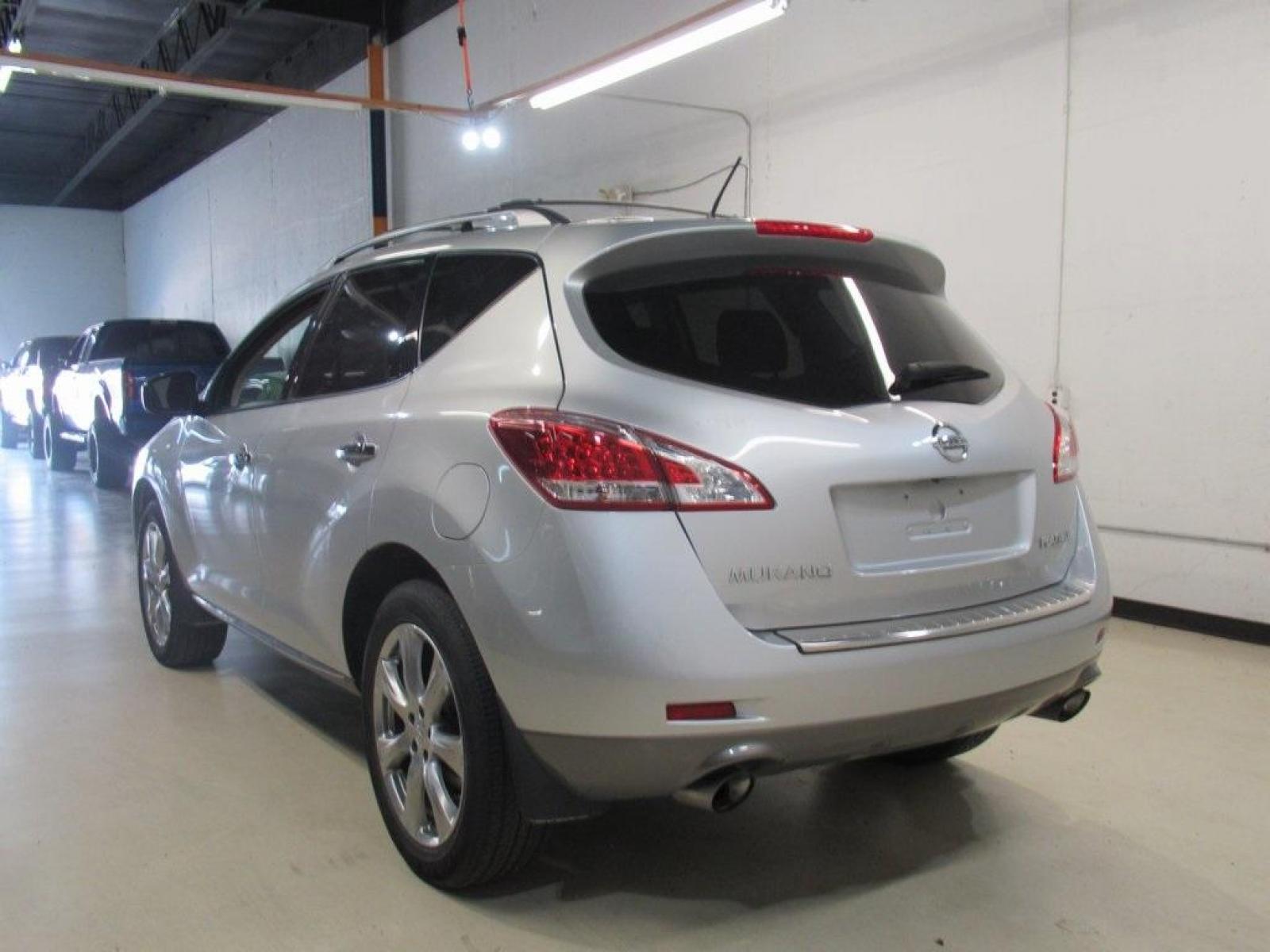 2014 Brilliant Silver Metallic /Black Nissan Murano Platinum (JN8AZ1MU7EW) with an 3.5L V6 DOHC engine, CVT transmission, located at 15300 Midway Rd., Addison, 75001, (972) 702-0011, 32.958321, -96.838074 - HOME OF THE NO HAGGLE PRICE - WHOLESALE PRICES TO THE PUBLIC!! Murano Platinum, 4D Sport Utility, 3.5L V6 DOHC, CVT with Xtronic, FWD, Brilliant Silver Metallic, Black Leather, 20'' Aluminum Alloy Wheels, ABS brakes, Alloy wheels, Compass, Electronic Stability Control, Front dual zone A/C, Heated do - Photo #1
