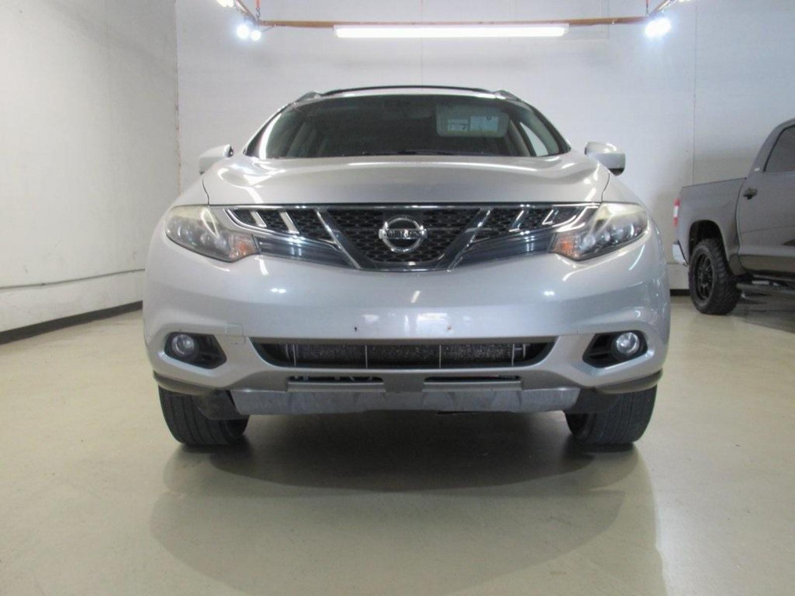 2014 Brilliant Silver Metallic /Black Nissan Murano Platinum (JN8AZ1MU7EW) with an 3.5L V6 DOHC engine, CVT transmission, located at 15300 Midway Rd., Addison, 75001, (972) 702-0011, 32.958321, -96.838074 - HOME OF THE NO HAGGLE PRICE - WHOLESALE PRICES TO THE PUBLIC!! Murano Platinum, 4D Sport Utility, 3.5L V6 DOHC, CVT with Xtronic, FWD, Brilliant Silver Metallic, Black Leather, 20'' Aluminum Alloy Wheels, ABS brakes, Alloy wheels, Compass, Electronic Stability Control, Front dual zone A/C, Heated do - Photo #4