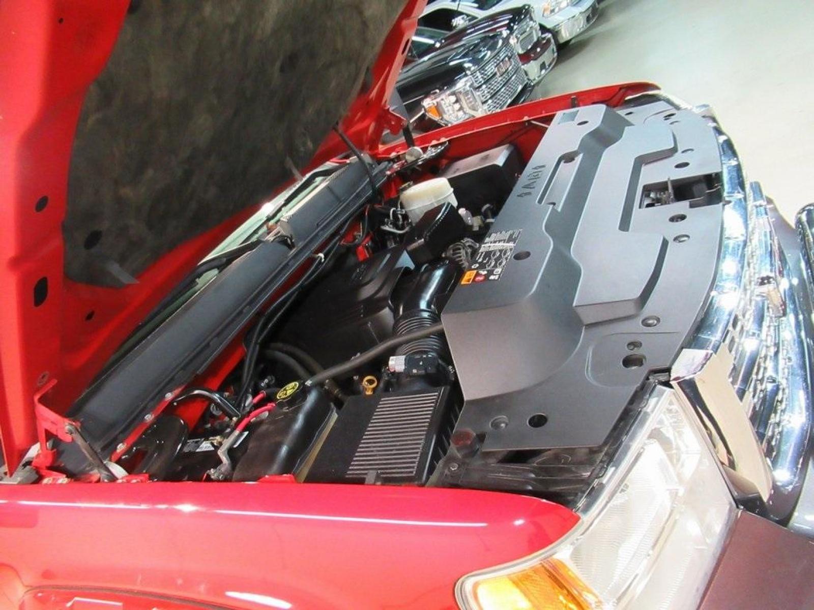 2014 Fire Red /Ebony GMC Sierra 2500HD SLE (1GT120CG0EF) with an Vortec 6.0L V8 SFI Flex Fuel VVT engine, Automatic transmission, located at 15300 Midway Rd., Addison, 75001, (972) 702-0011, 32.958321, -96.838074 - Photo #39