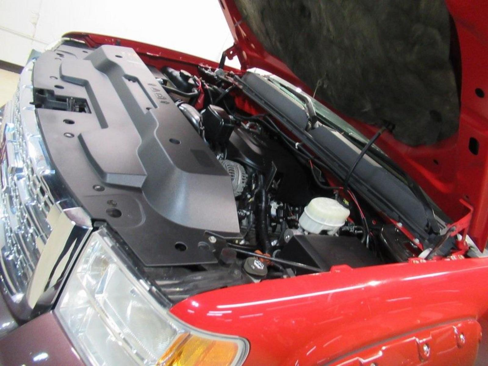 2014 Fire Red /Ebony GMC Sierra 2500HD SLE (1GT120CG0EF) with an Vortec 6.0L V8 SFI Flex Fuel VVT engine, Automatic transmission, located at 15300 Midway Rd., Addison, 75001, (972) 702-0011, 32.958321, -96.838074 - Photo #40