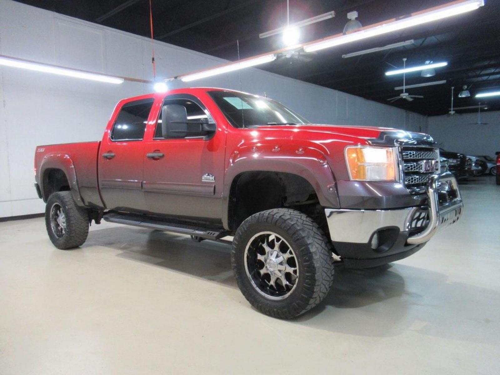 2014 Fire Red /Ebony GMC Sierra 2500HD SLE (1GT120CG0EF) with an Vortec 6.0L V8 SFI Flex Fuel VVT engine, Automatic transmission, located at 15300 Midway Rd., Addison, 75001, (972) 702-0011, 32.958321, -96.838074 - HOME OF THE NO HAGGLE PRICE - WHOLESALE PRICES TO THE PUBLIC!! 4WD, Bluetooth, Hands Free Connectivity, Navigation, Premium Audio, Backup Camera, Sierra 2500HD SLE ROCKY RIDGE PACKAGE, 4D Crew Cab, Vortec 6.0L V8 SFI Flex Fuel VVT, 6-Speed Automatic HD Electronic with Overdrive, 4WD, Fire Red, Ebony - Photo #6
